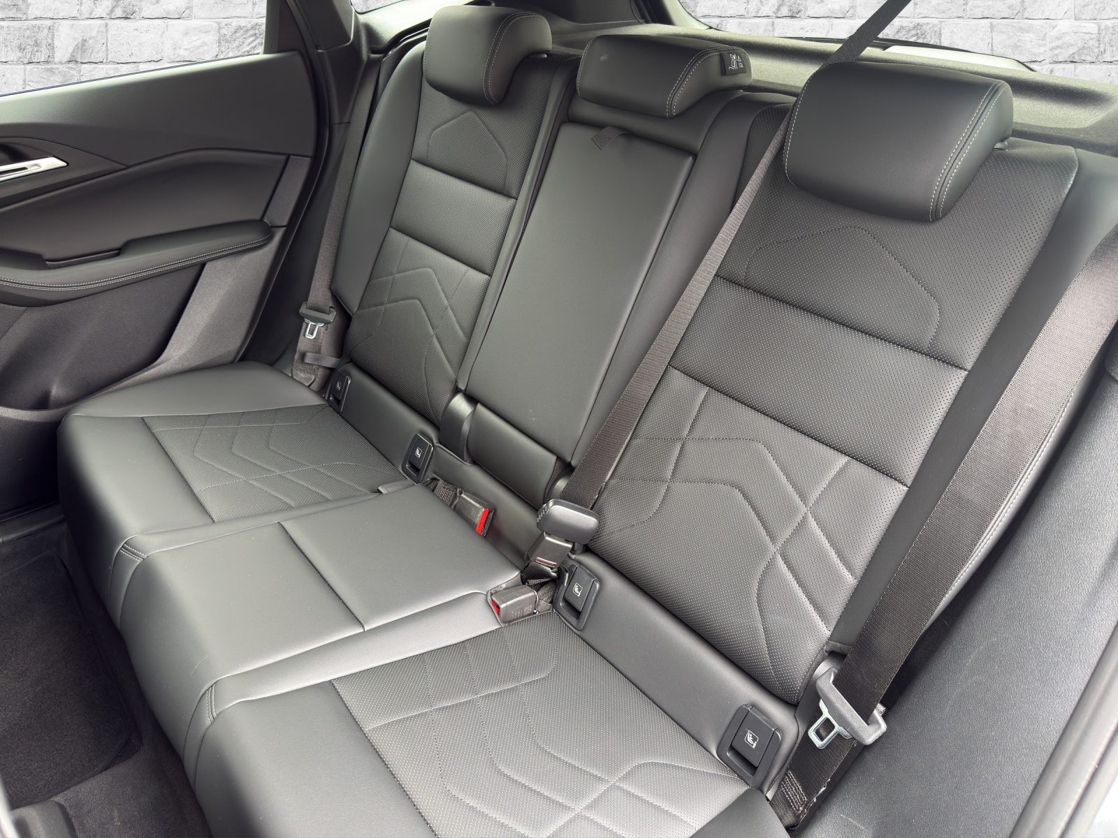 BMW 225e xDr. Act. T. M Sport-image-15