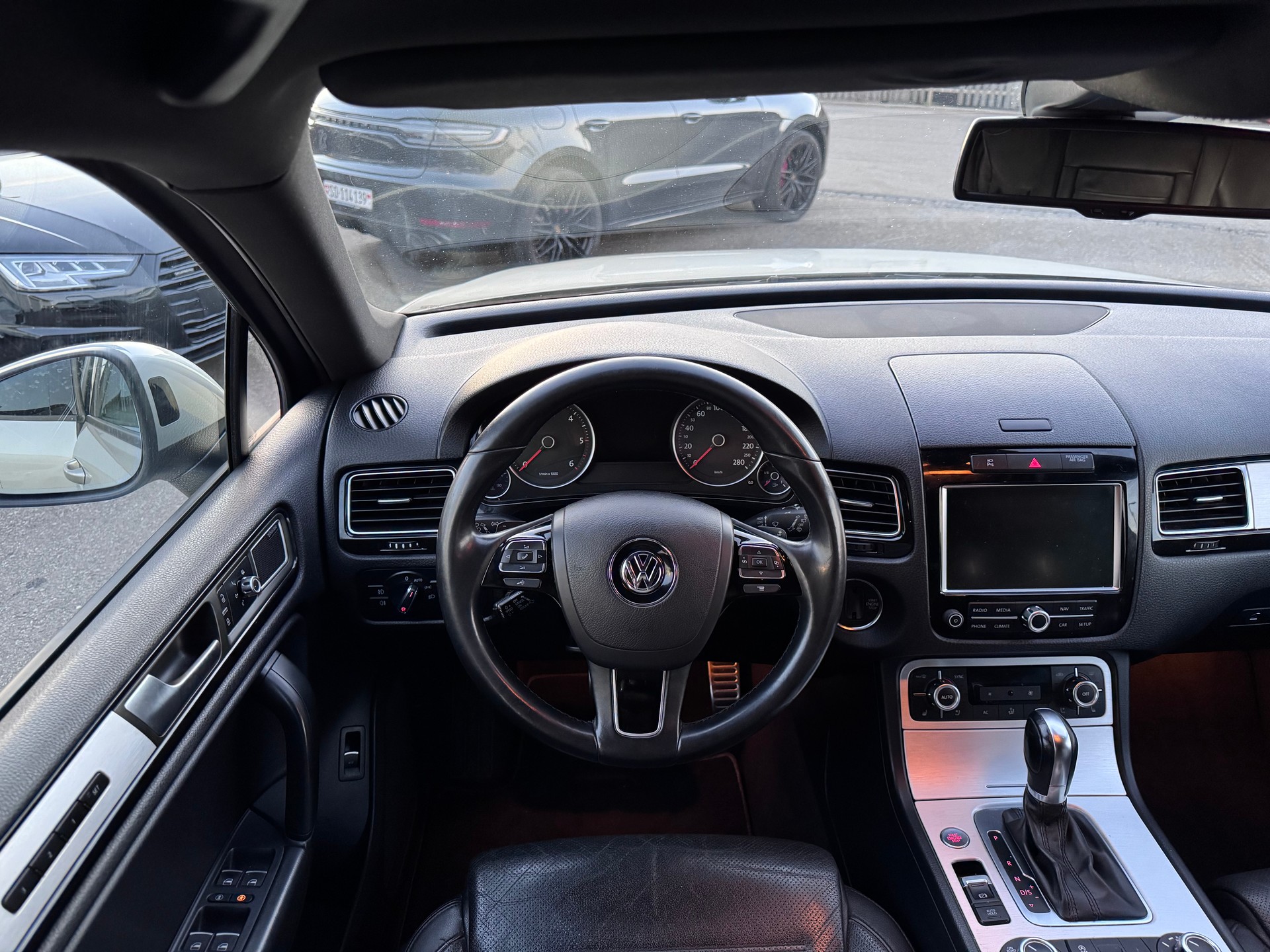 VW Touareg 3.0 TDI BlueMotion Technology Tiptronic-image-6