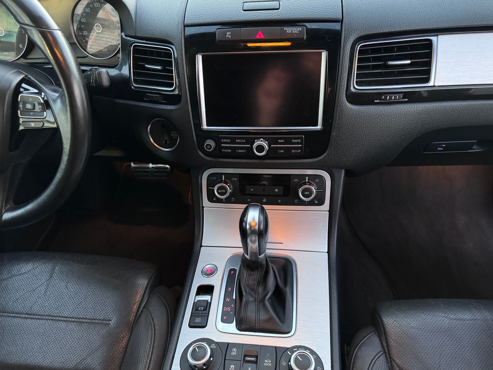 VW Touareg 3.0 TDI BlueMotion Technology Tiptronic-image-11