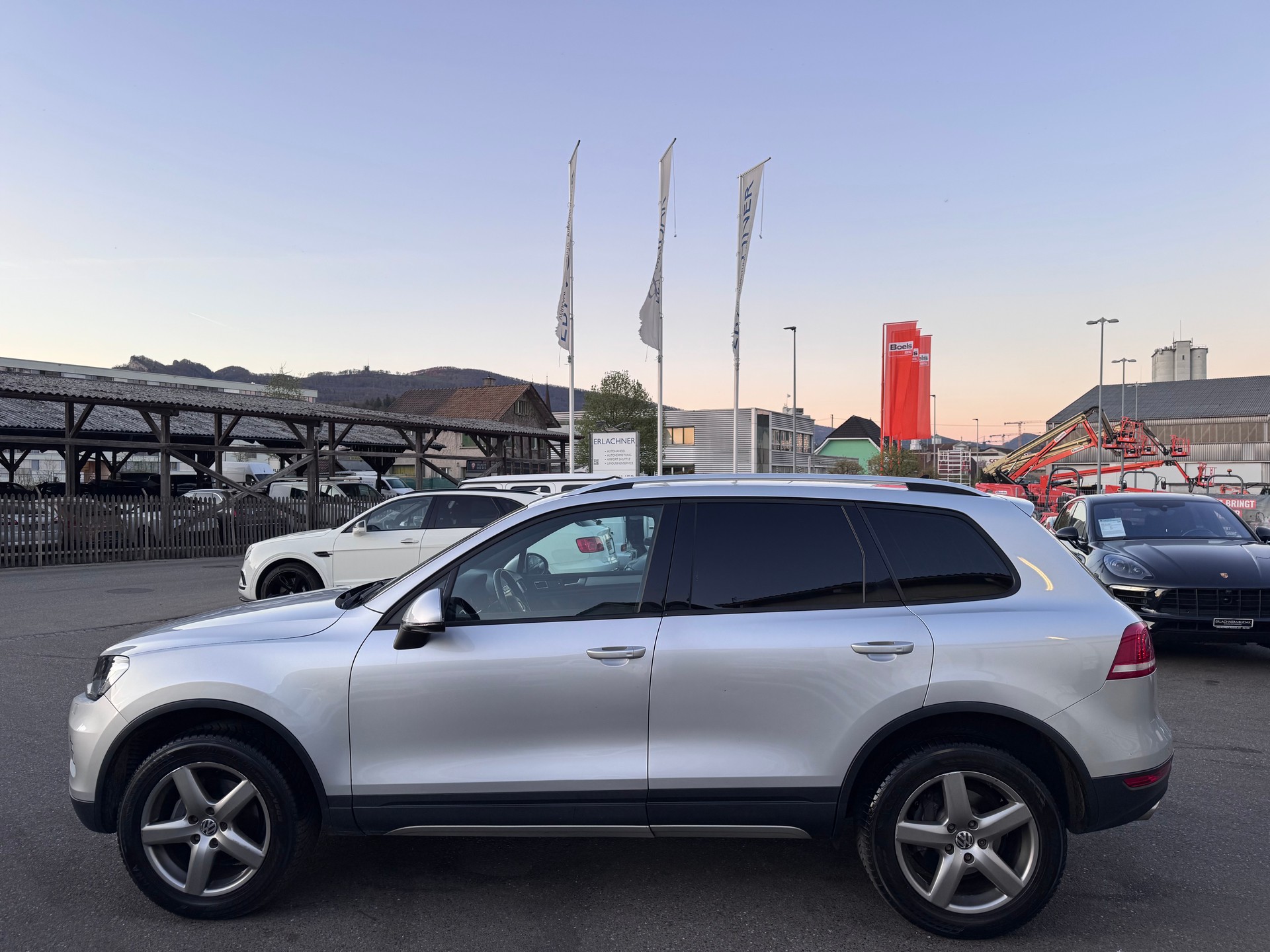 VW Touareg 3.0 TDI BlueMotion Technology Tiptronic-image-2