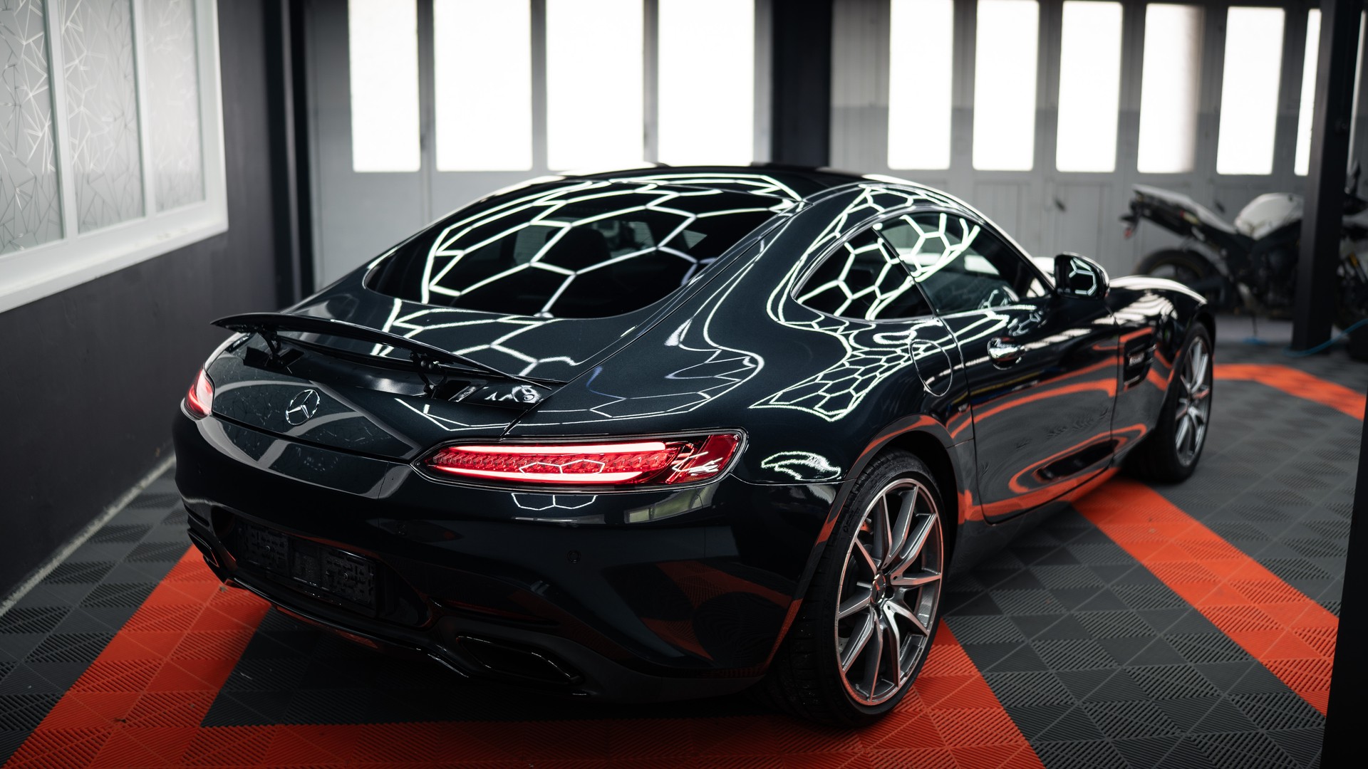 MERCEDES-BENZ AMG GT-image-6