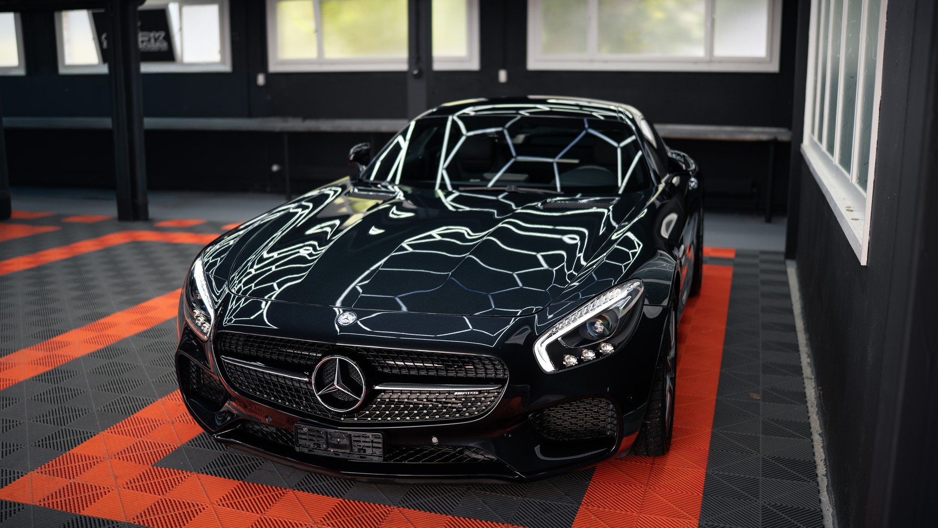 MERCEDES-BENZ AMG GT-image-2