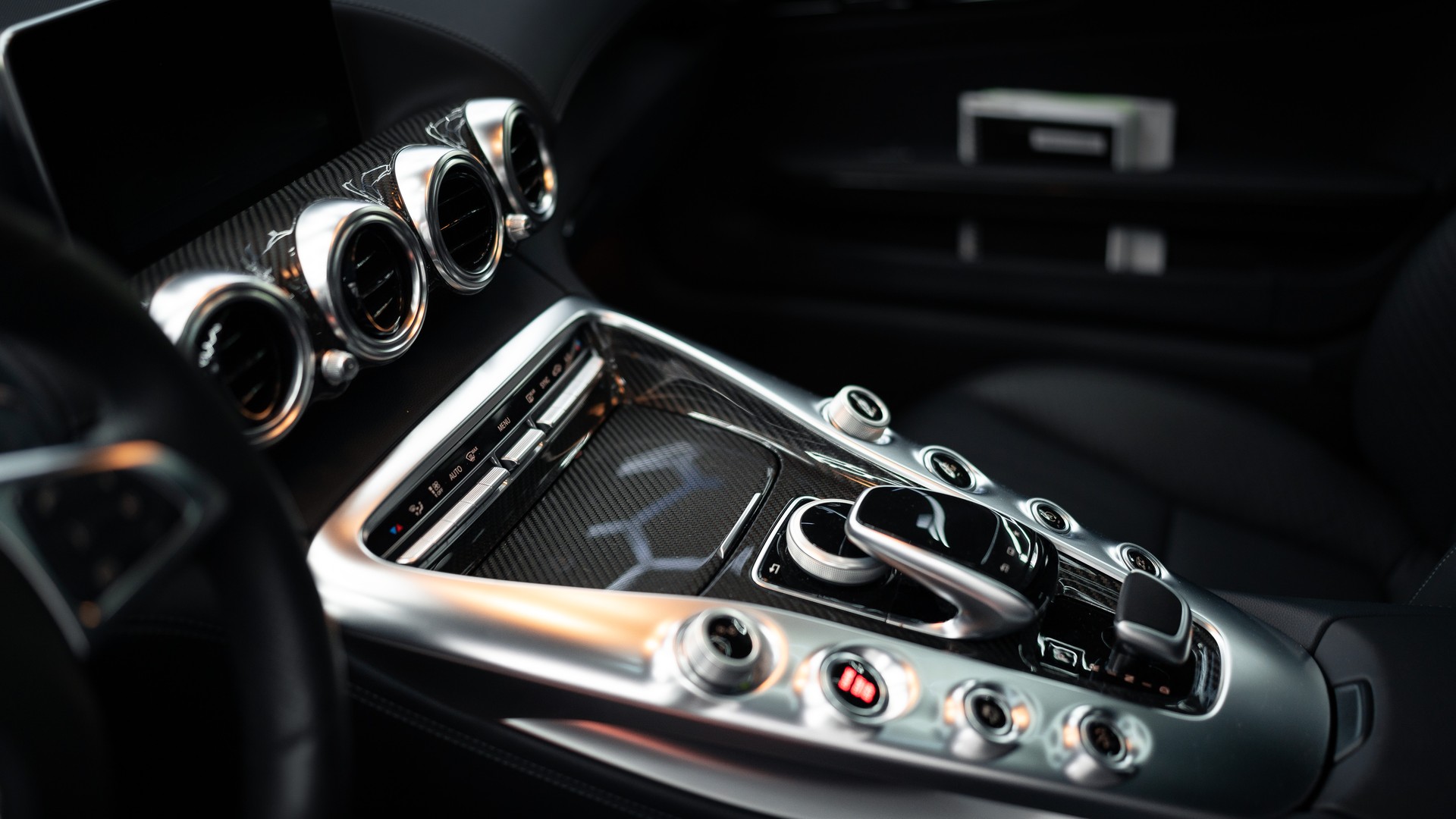 MERCEDES-BENZ AMG GT-image-8