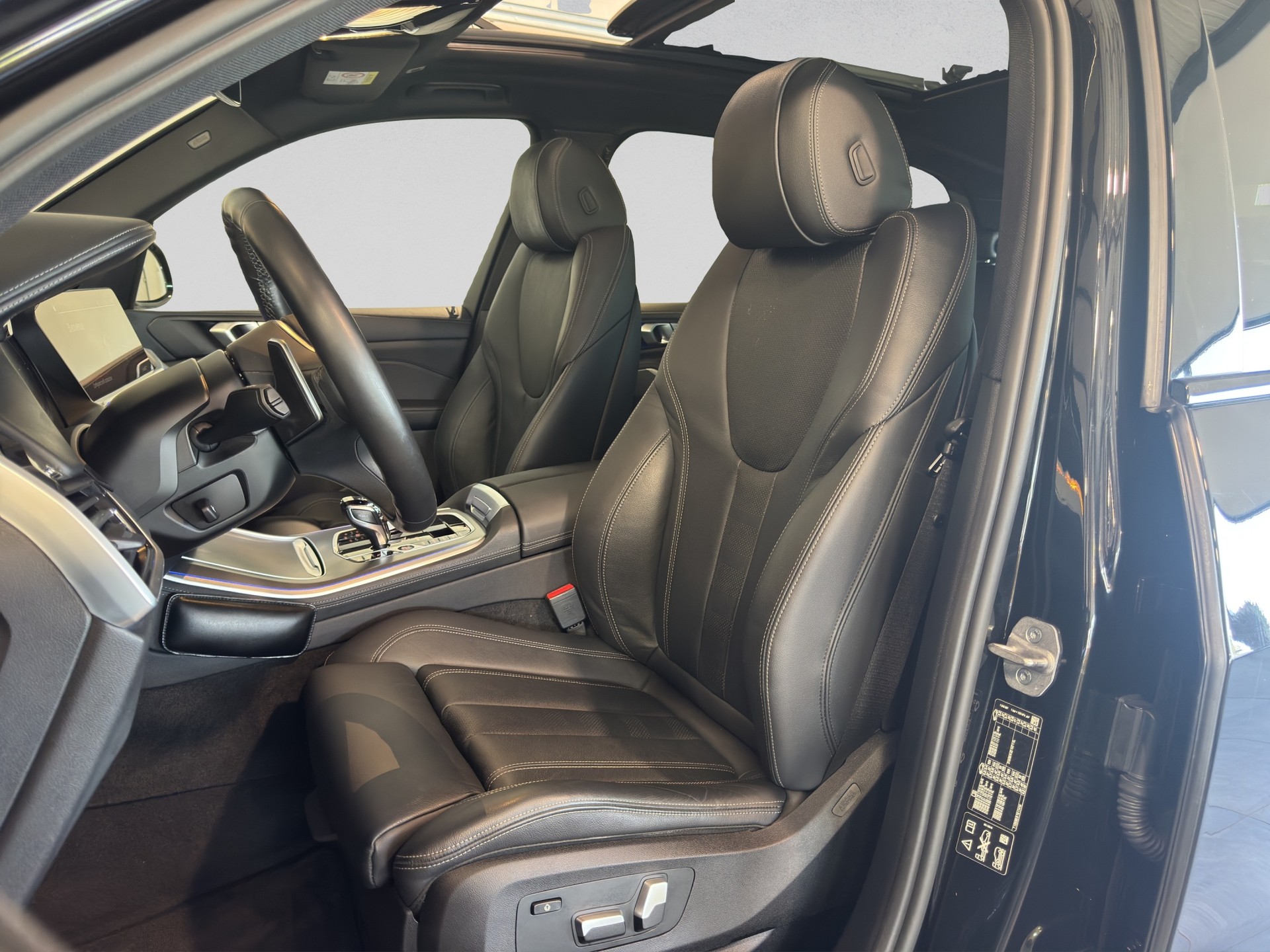 BMW X5 xDrive 48V 40i M Sport Steptronic-image-8