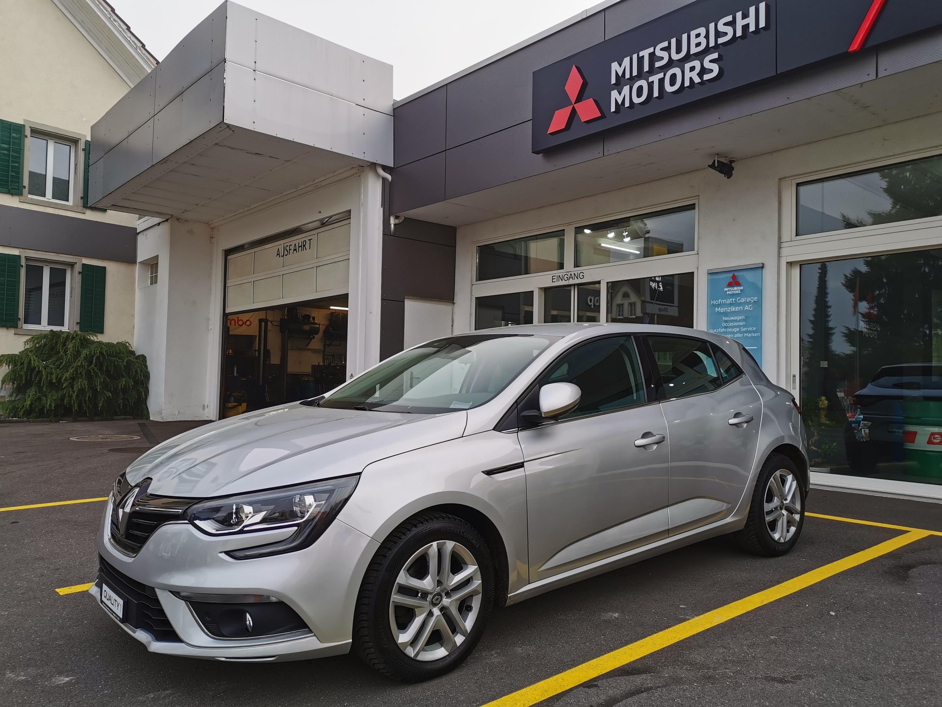 RENAULT Mégane 1.2 TCe Life-image-1
