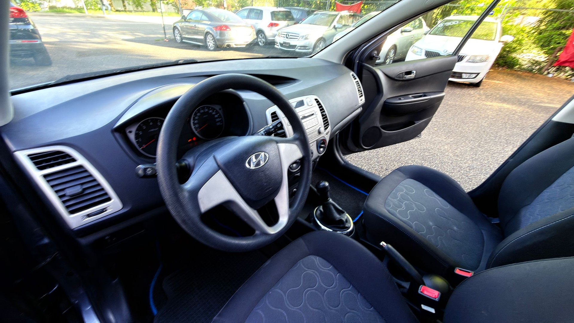HYUNDAI i20 1.2 Comfort-image-11
