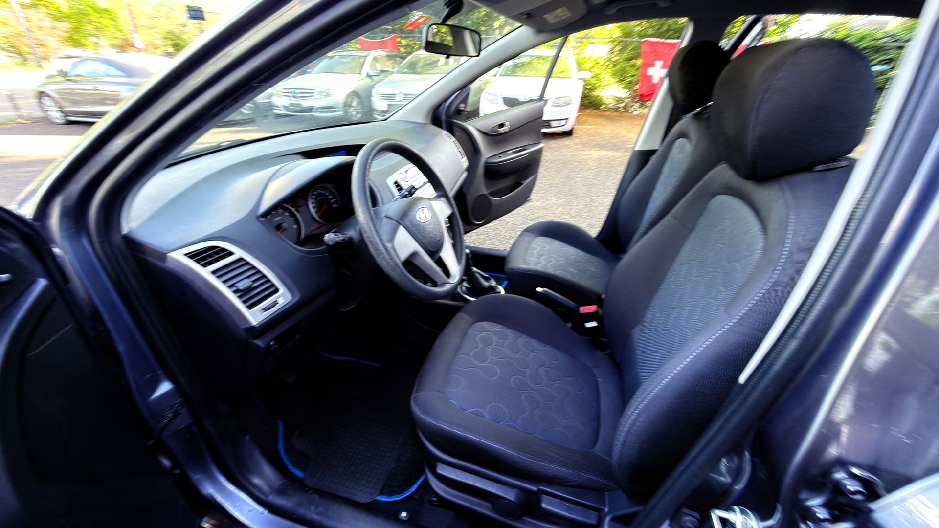 HYUNDAI i20 1.2 Comfort-image-10