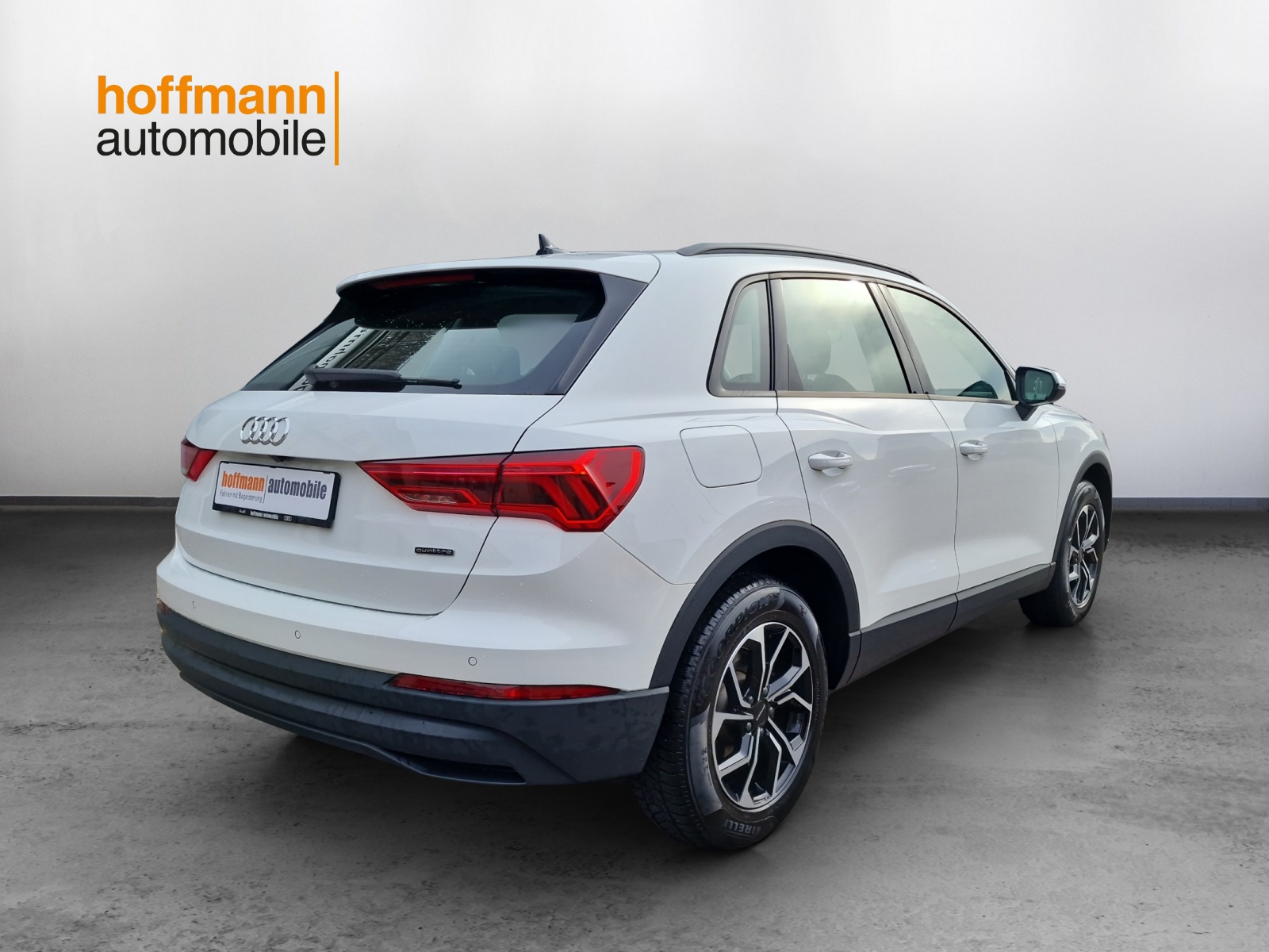 AUDI Q3 35 TDI Attraction quattro S-tronic-image-3