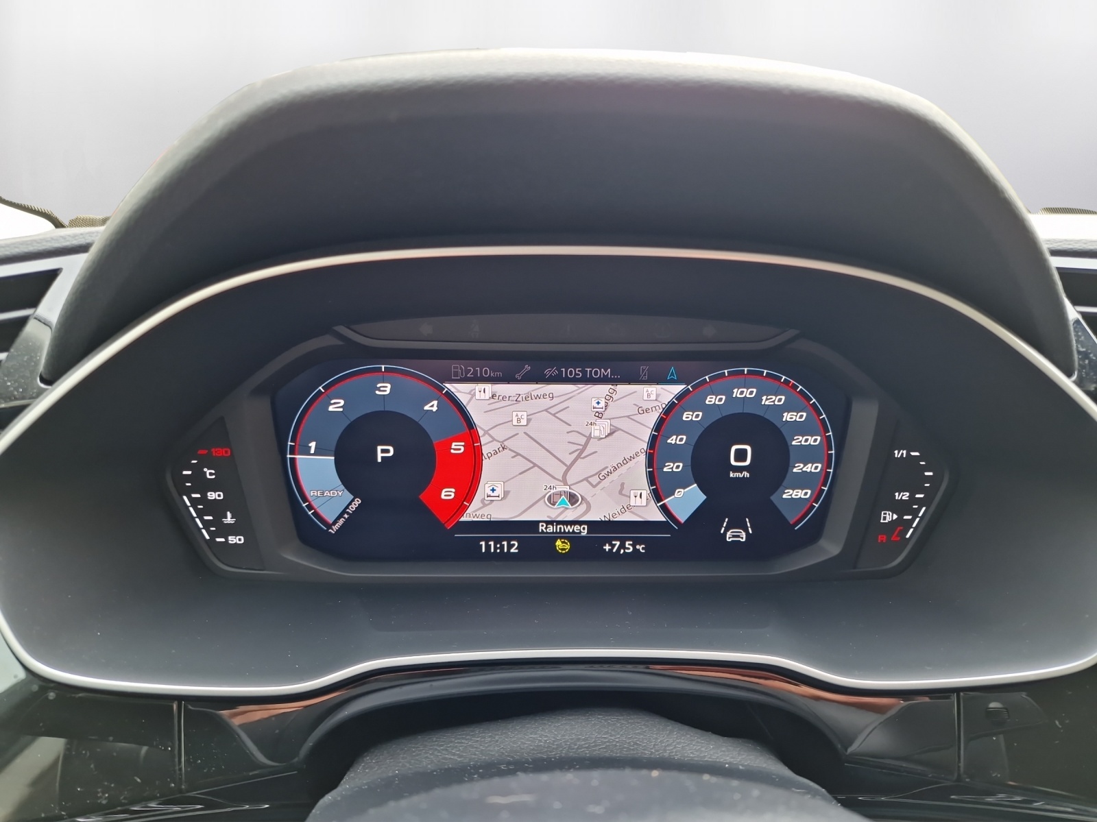 AUDI Q3 35 TDI Attraction quattro S-tronic-image-7