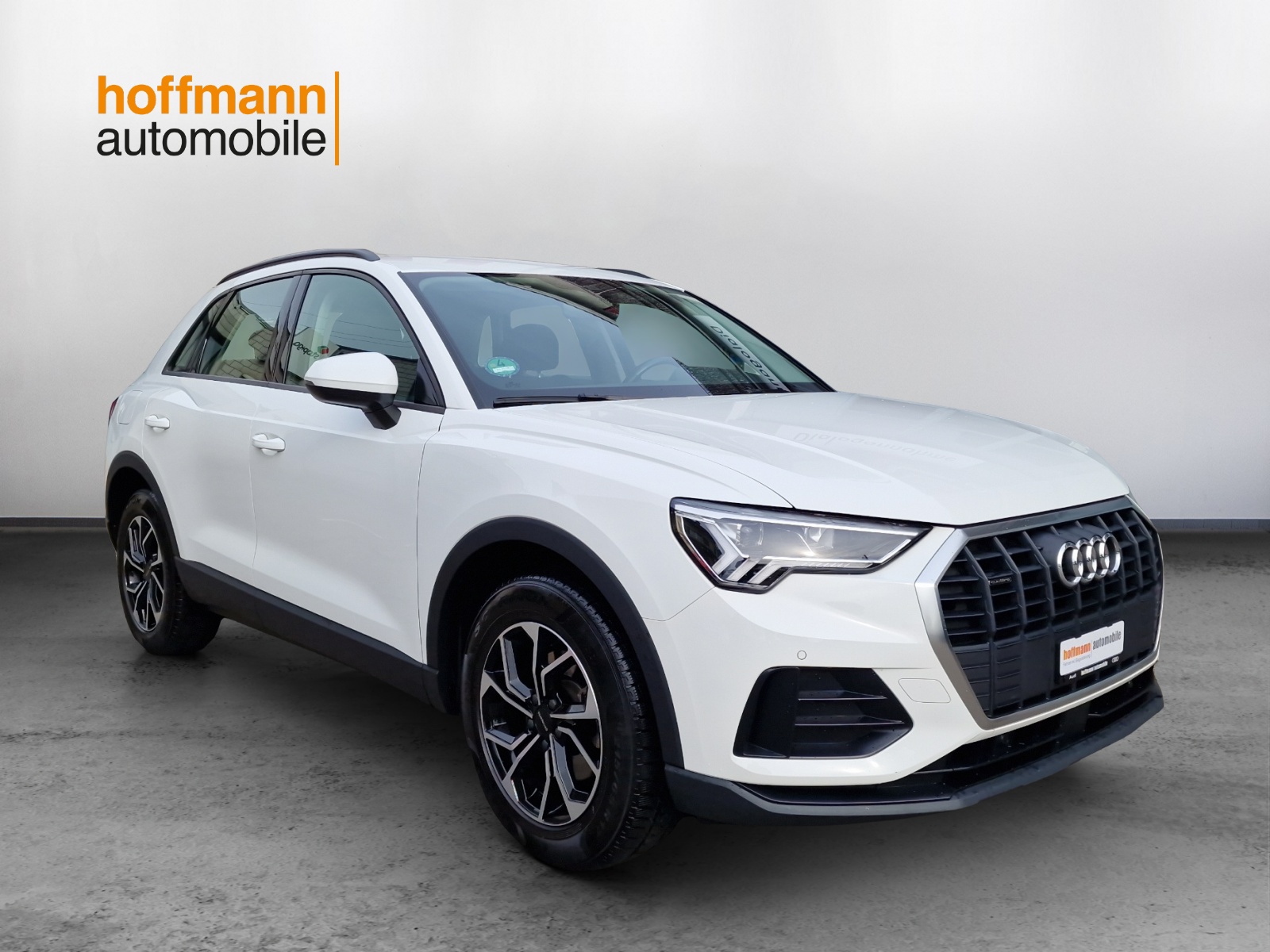 AUDI Q3 35 TDI Attraction quattro S-tronic-image-2