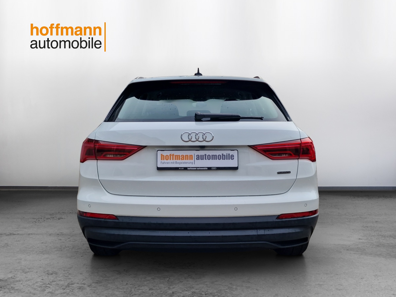 AUDI Q3 35 TDI Attraction quattro S-tronic-image-4