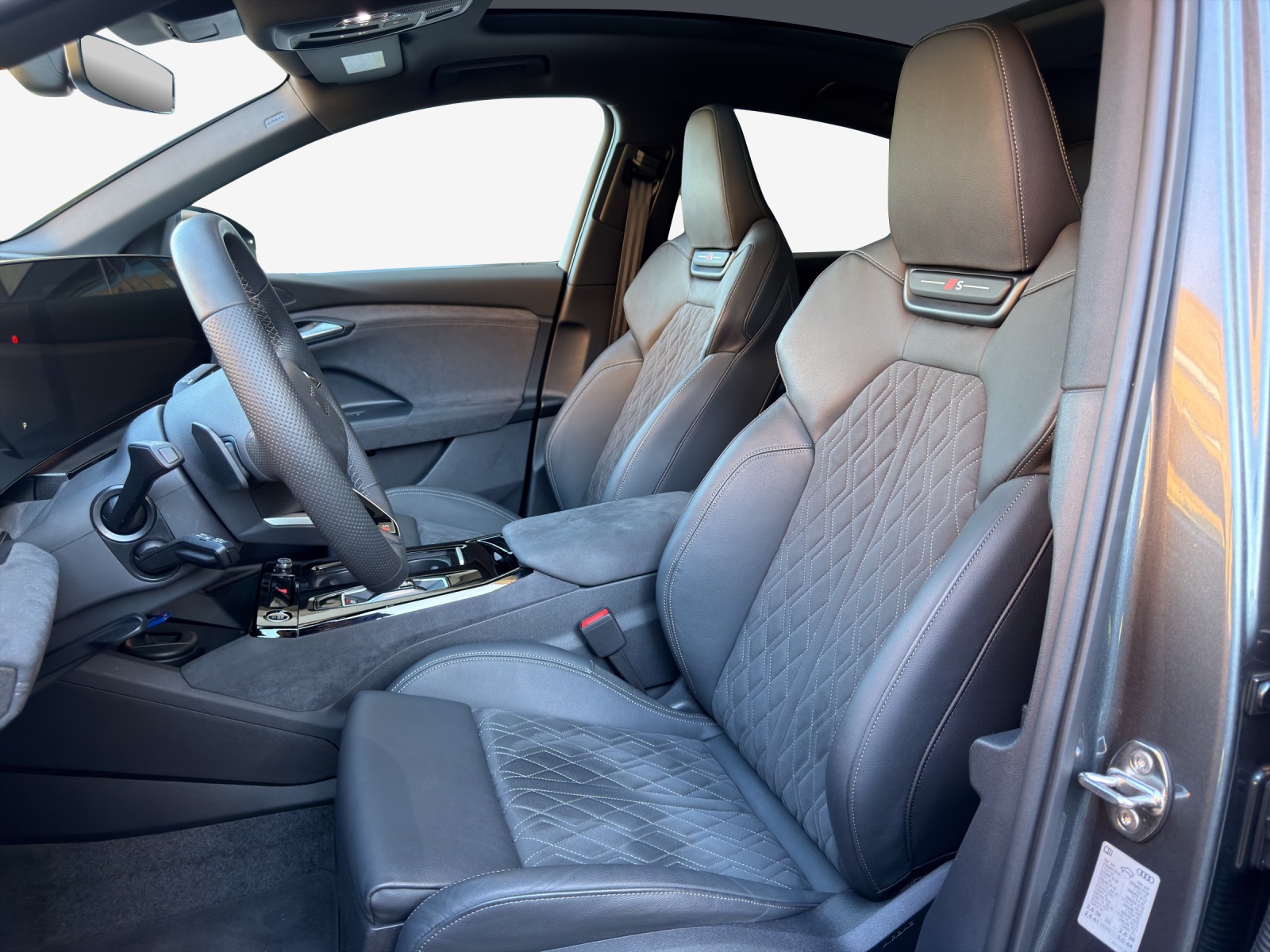 AUDI Q6 Sportback e-tron quattro-image-6