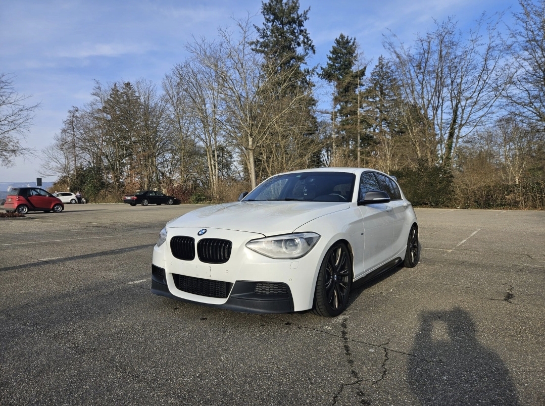 BMW M135i xDrive Steptronic-image-5