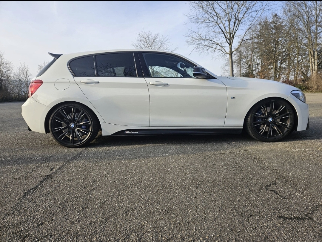 BMW M135i xDrive Steptronic-image-2