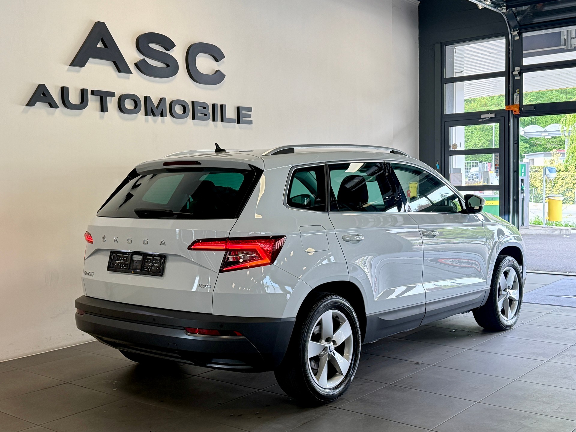 SKODA Karoq 2.0 TDI CR Ambition 4x4 DSG-image-2