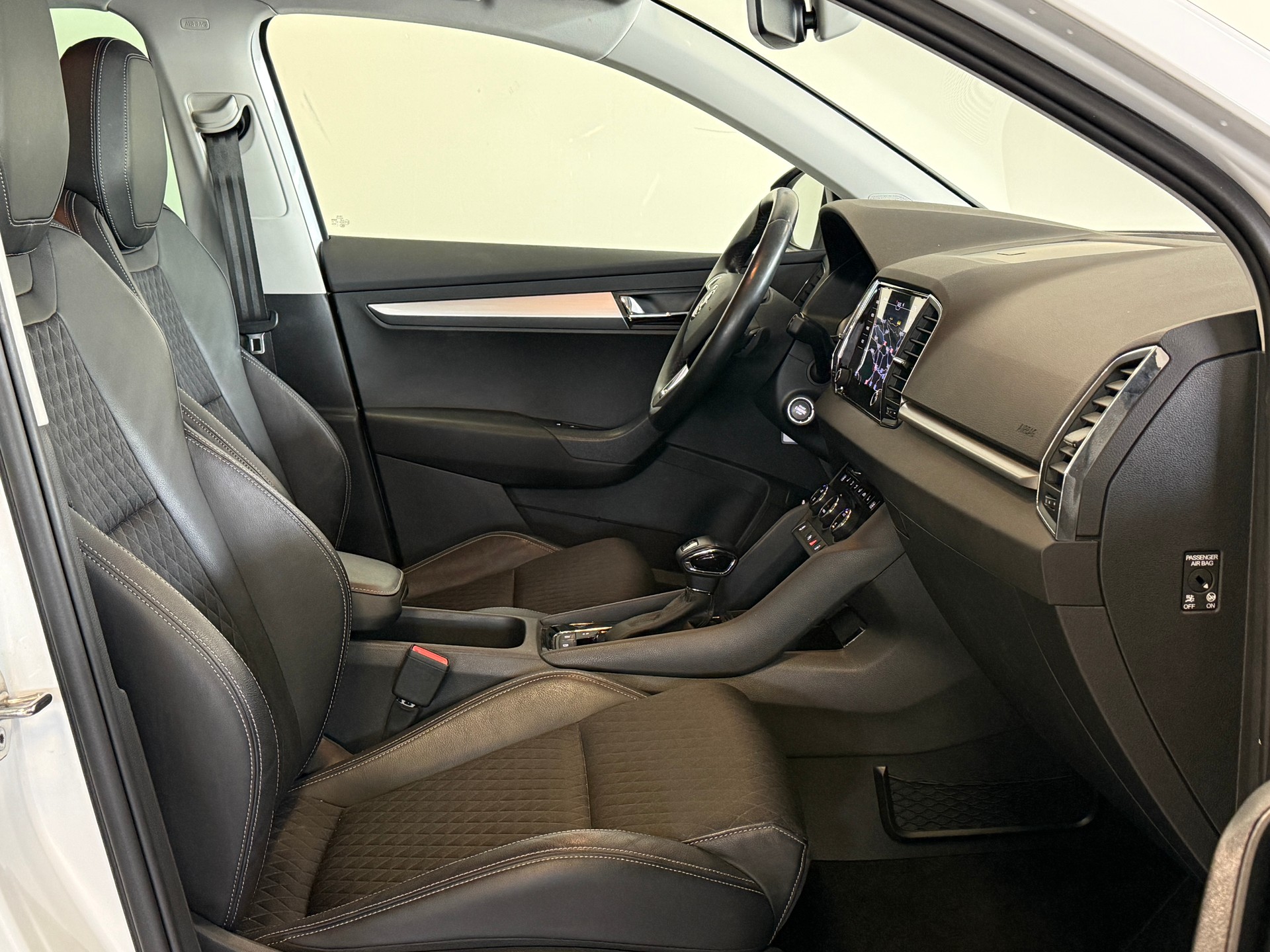 SKODA Karoq 2.0 TDI CR Ambition 4x4 DSG-image-9