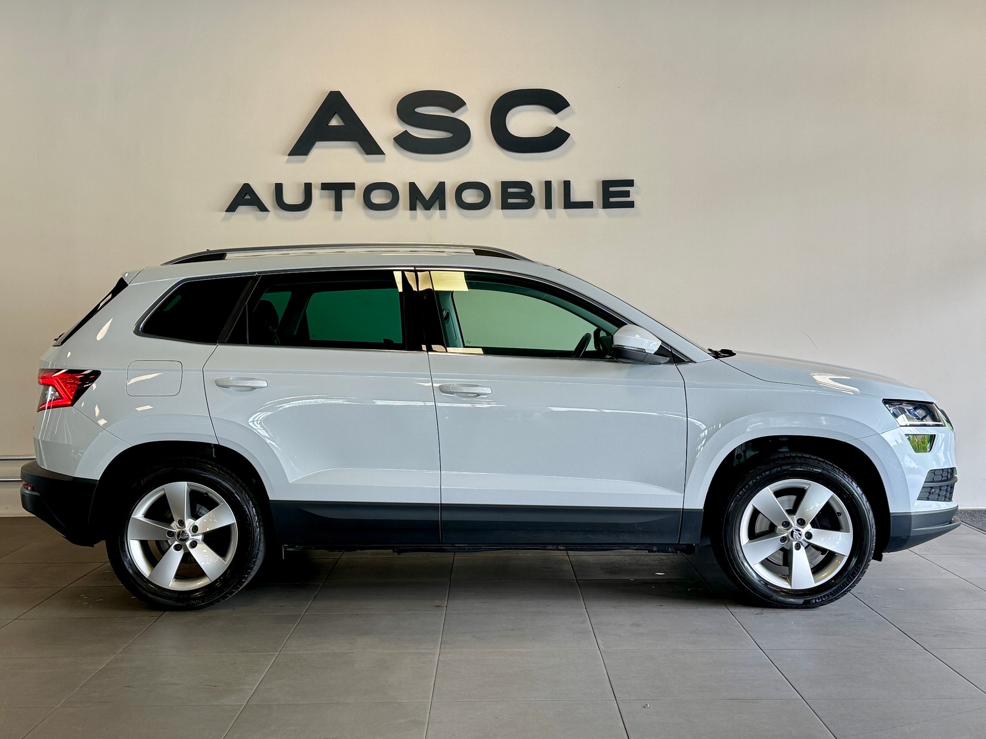 SKODA Karoq 2.0 TDI CR Ambition 4x4 DSG-image-1
