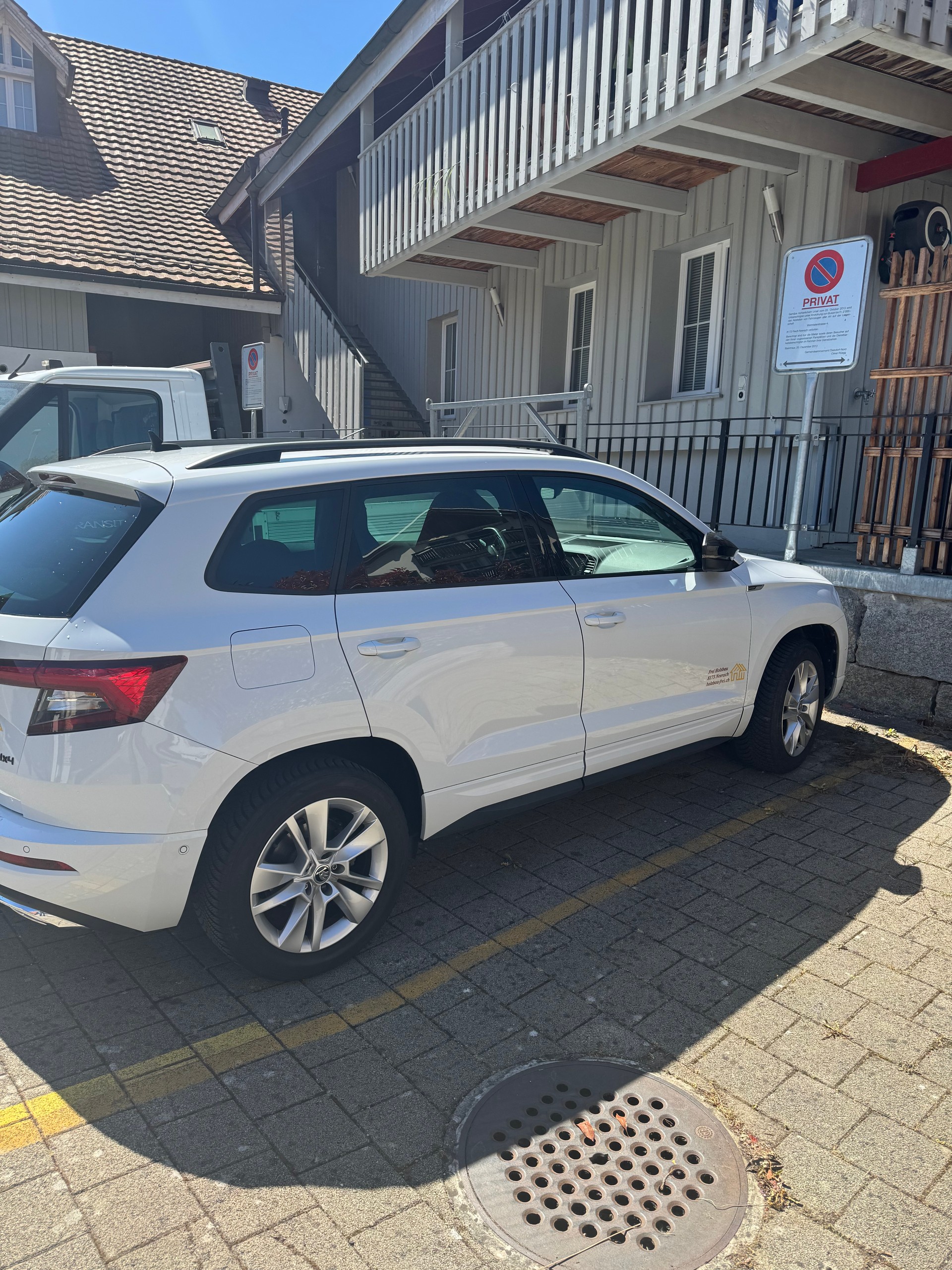 SKODA Karoq 2.0 TSI 4x4-image-1