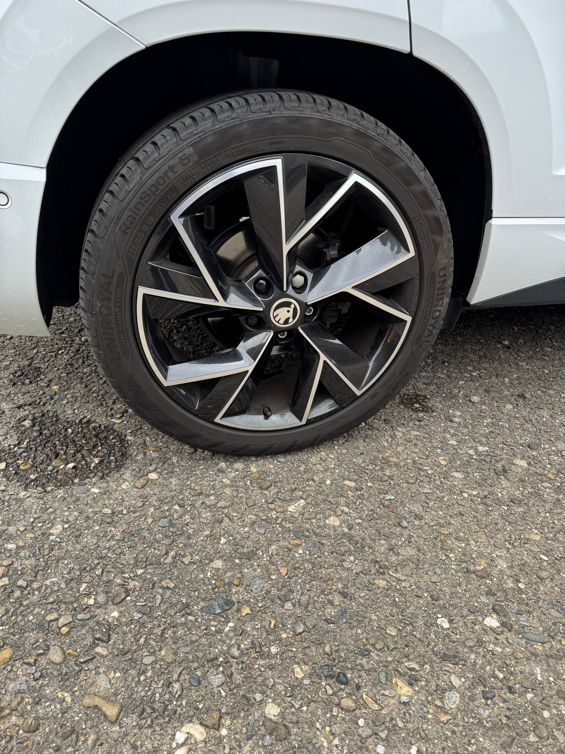 SKODA Karoq 2.0 TSI 4x4-image-5