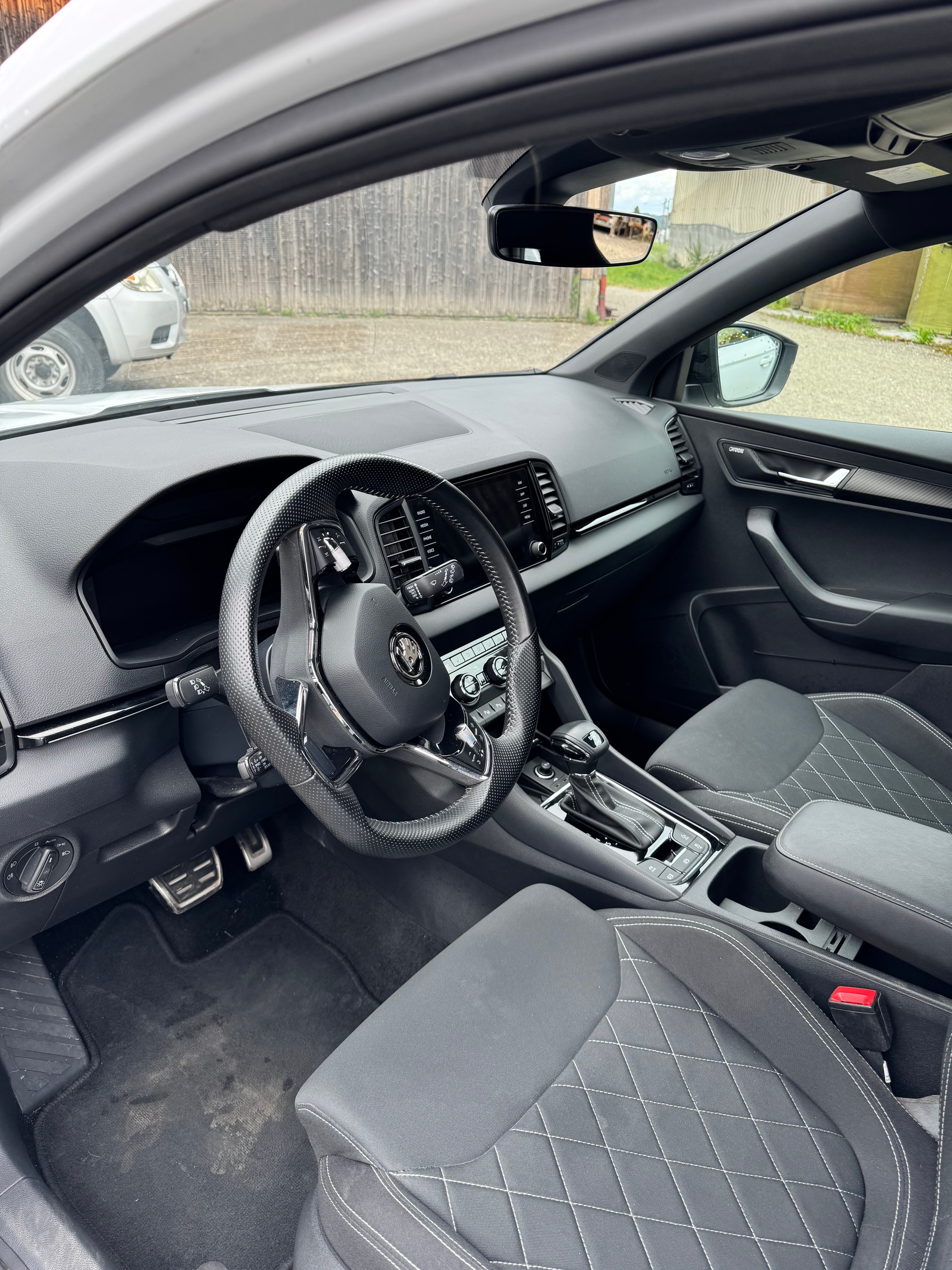 SKODA Karoq 2.0 TSI 4x4-image-4