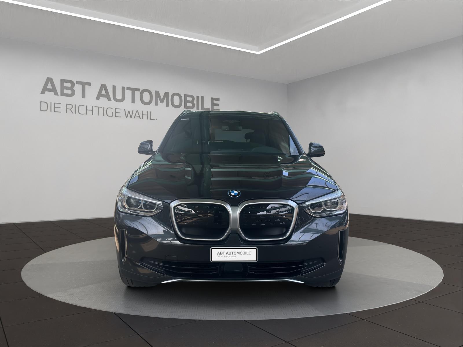 BMW iX3 E-Motor-showroom-element-2