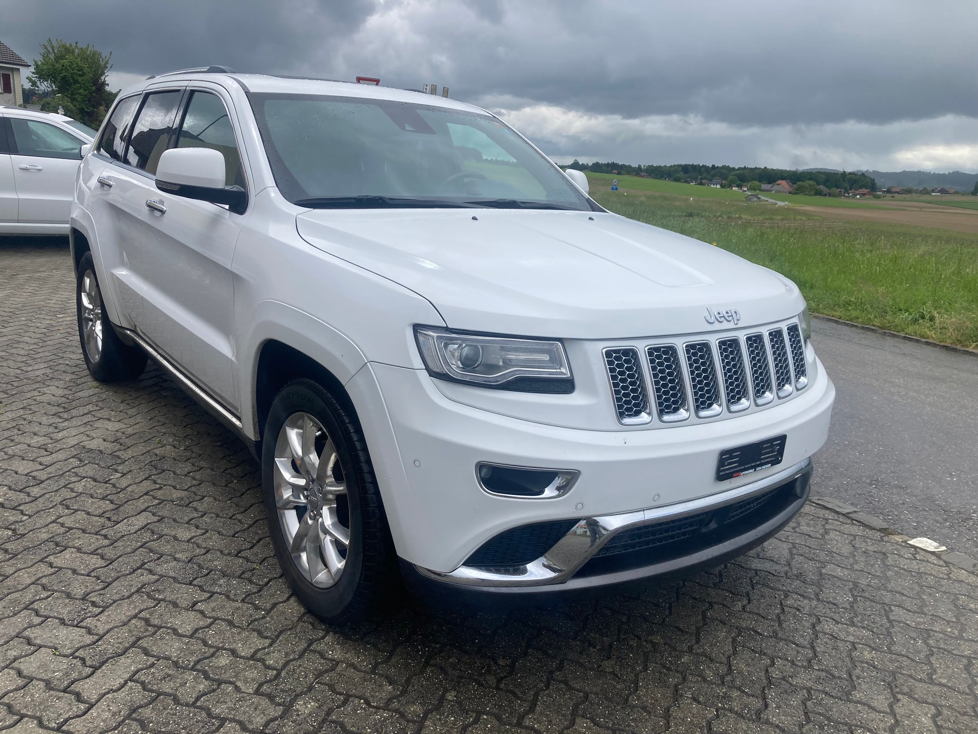 JEEP Grand Cherokee 3.0 CRD Summit Automatic-image-1