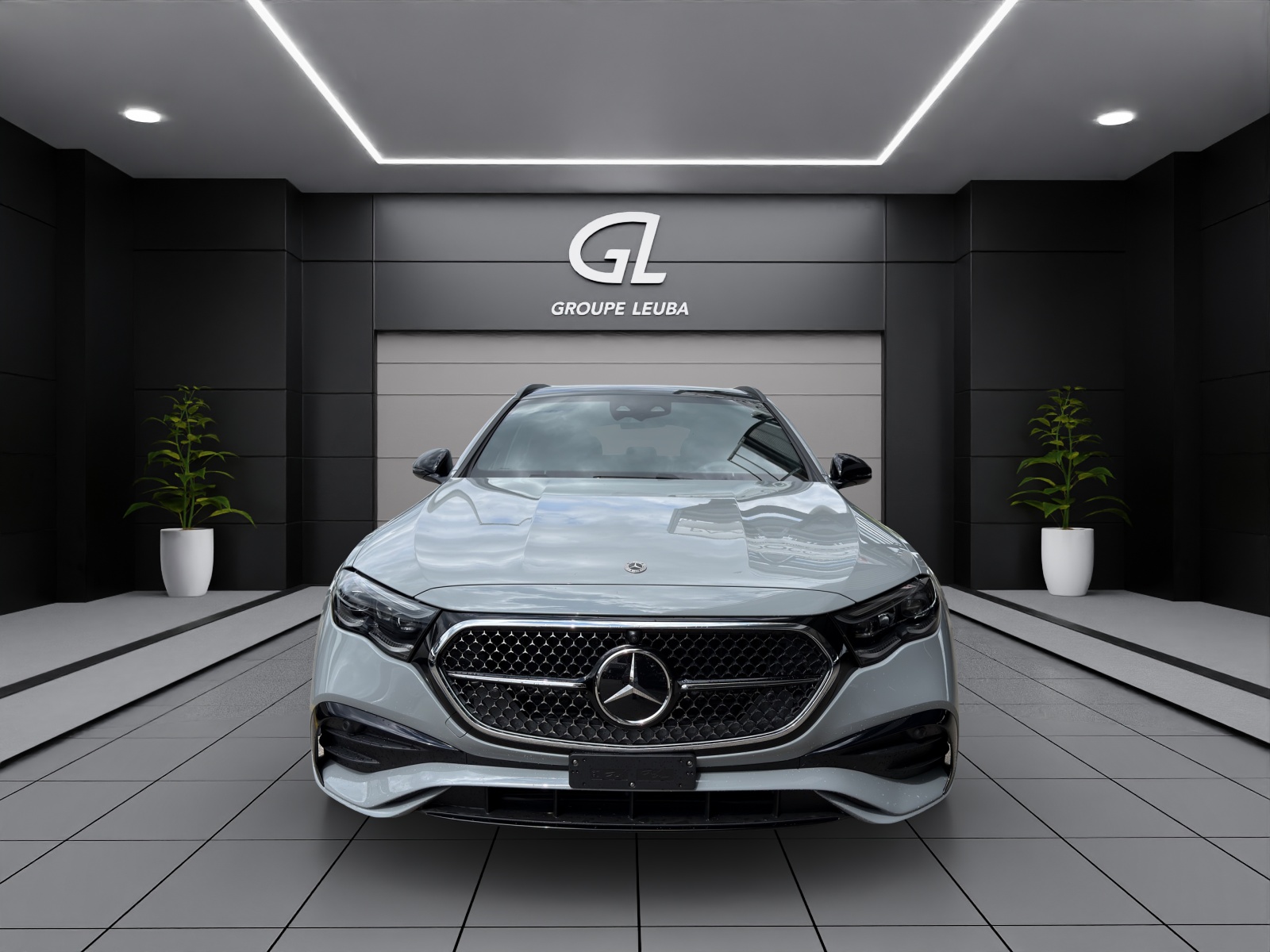 MERCEDES-BENZ E 220 d T 4Matic 9G-Tronic-image-2