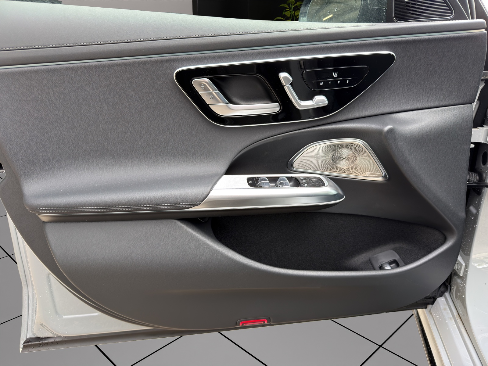 MERCEDES-BENZ E 220 d T 4Matic 9G-Tronic-image-6