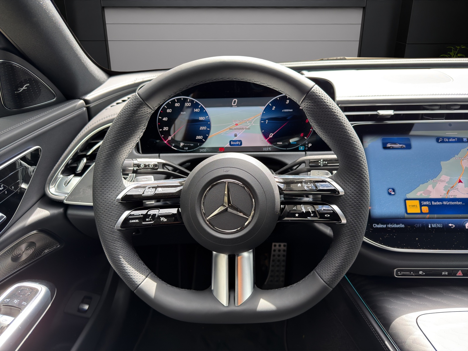 MERCEDES-BENZ E 220 d T 4Matic 9G-Tronic-image-14