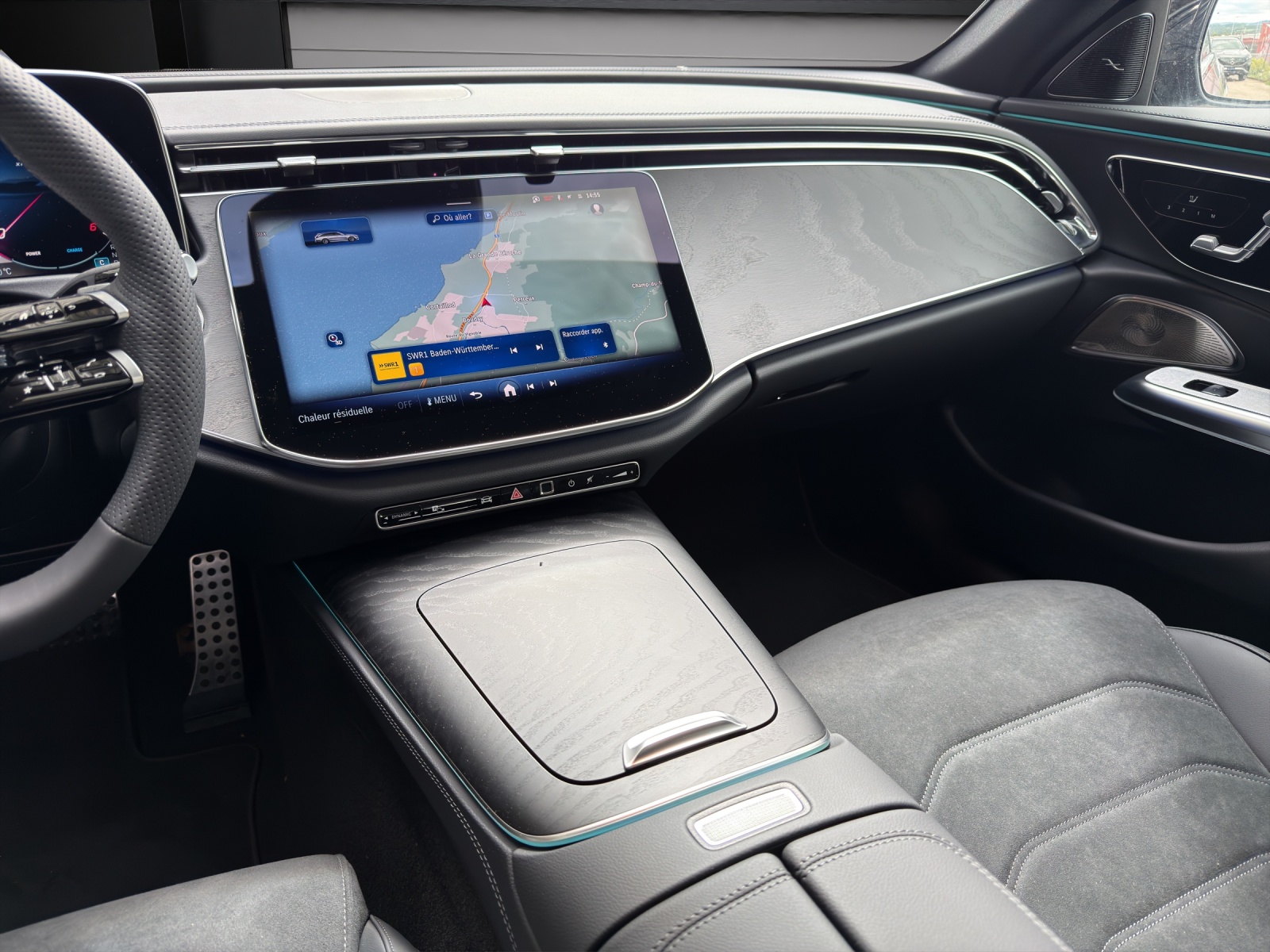 MERCEDES-BENZ E 220 d T 4Matic 9G-Tronic-image-15