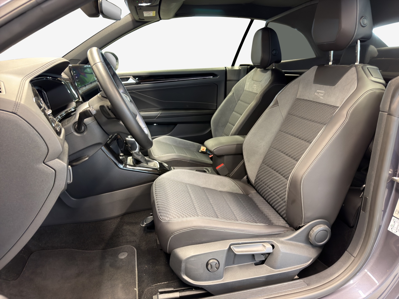 VW T-Roc Cabriolet 1.5 TSI EVO R-Line DSG-image-7