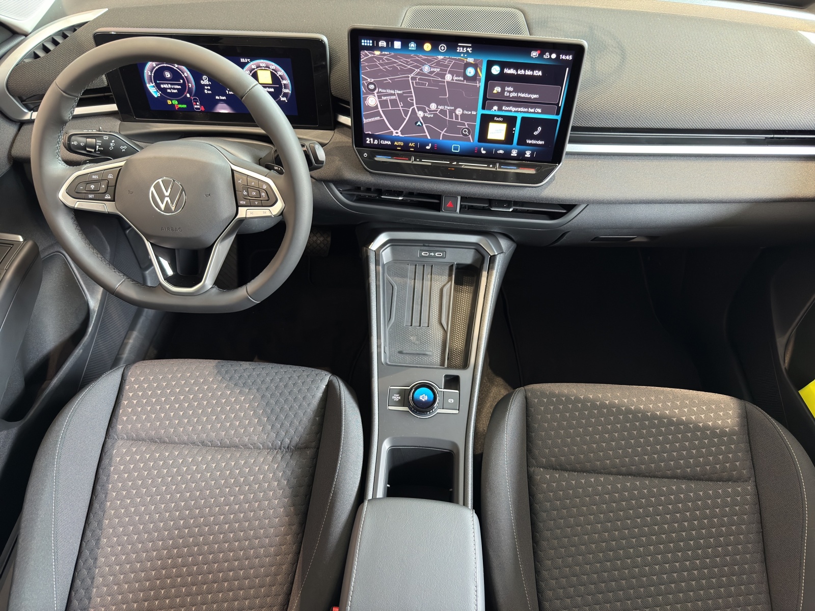 VW T-Roc 1.5 eTSI mHEV Life DSG-image-8