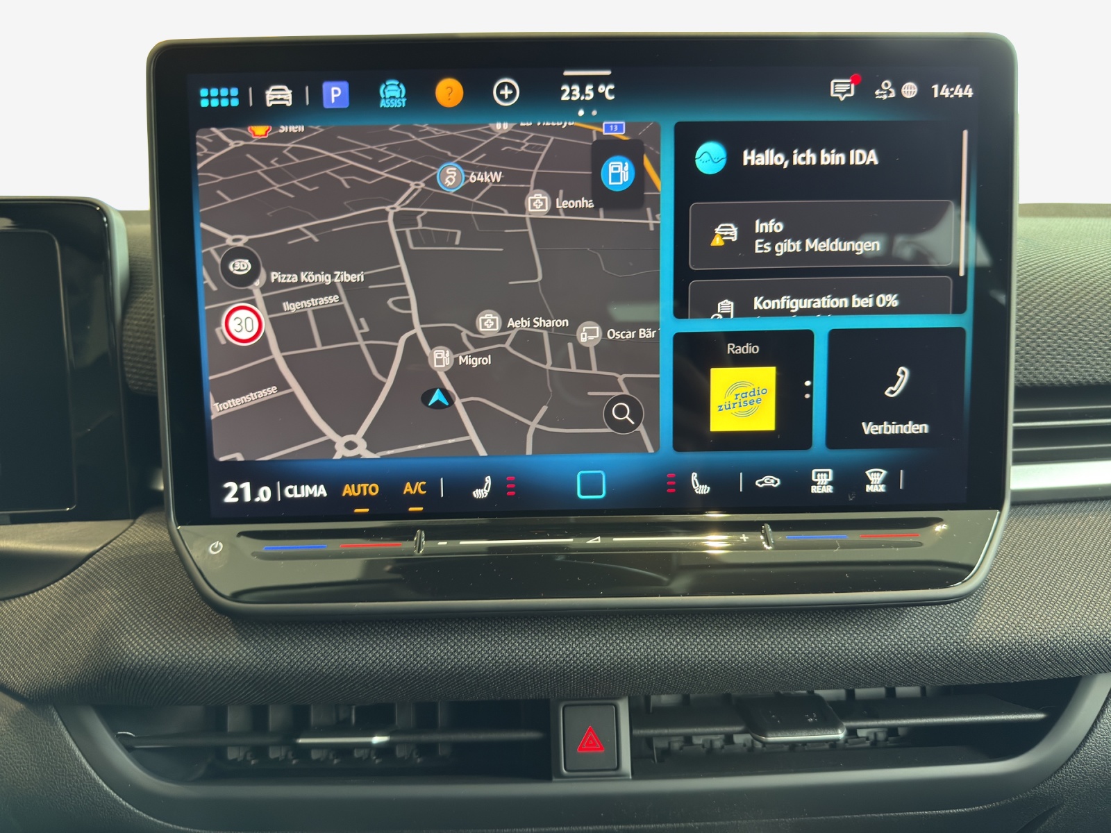 VW T-Roc 1.5 eTSI mHEV Life DSG-image-10