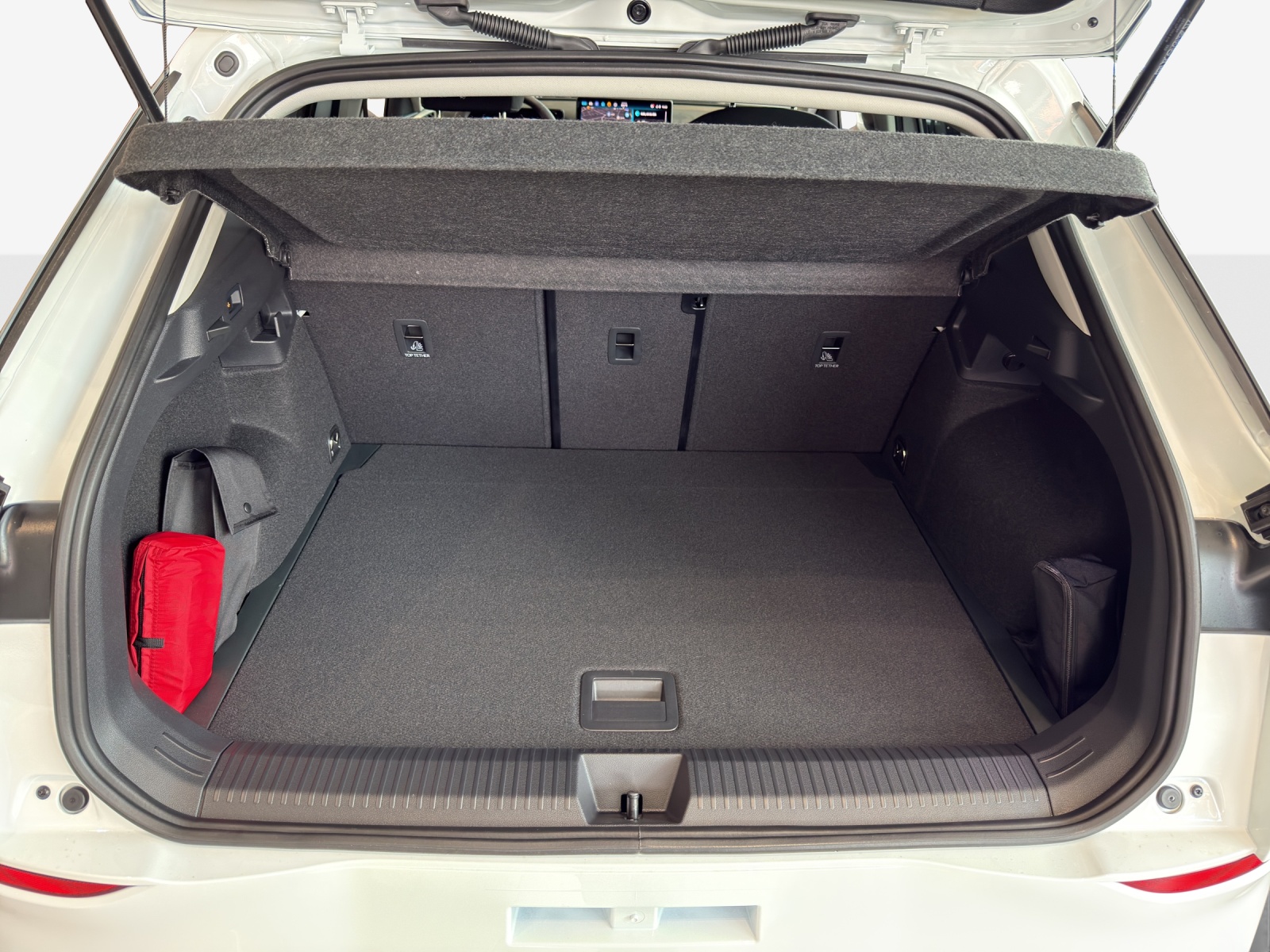 VW T-Roc 1.5 eTSI mHEV Life DSG-image-12