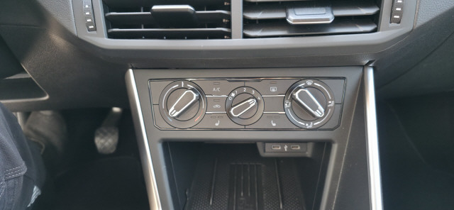 VW Polo 1.0 TSI Life-image-10