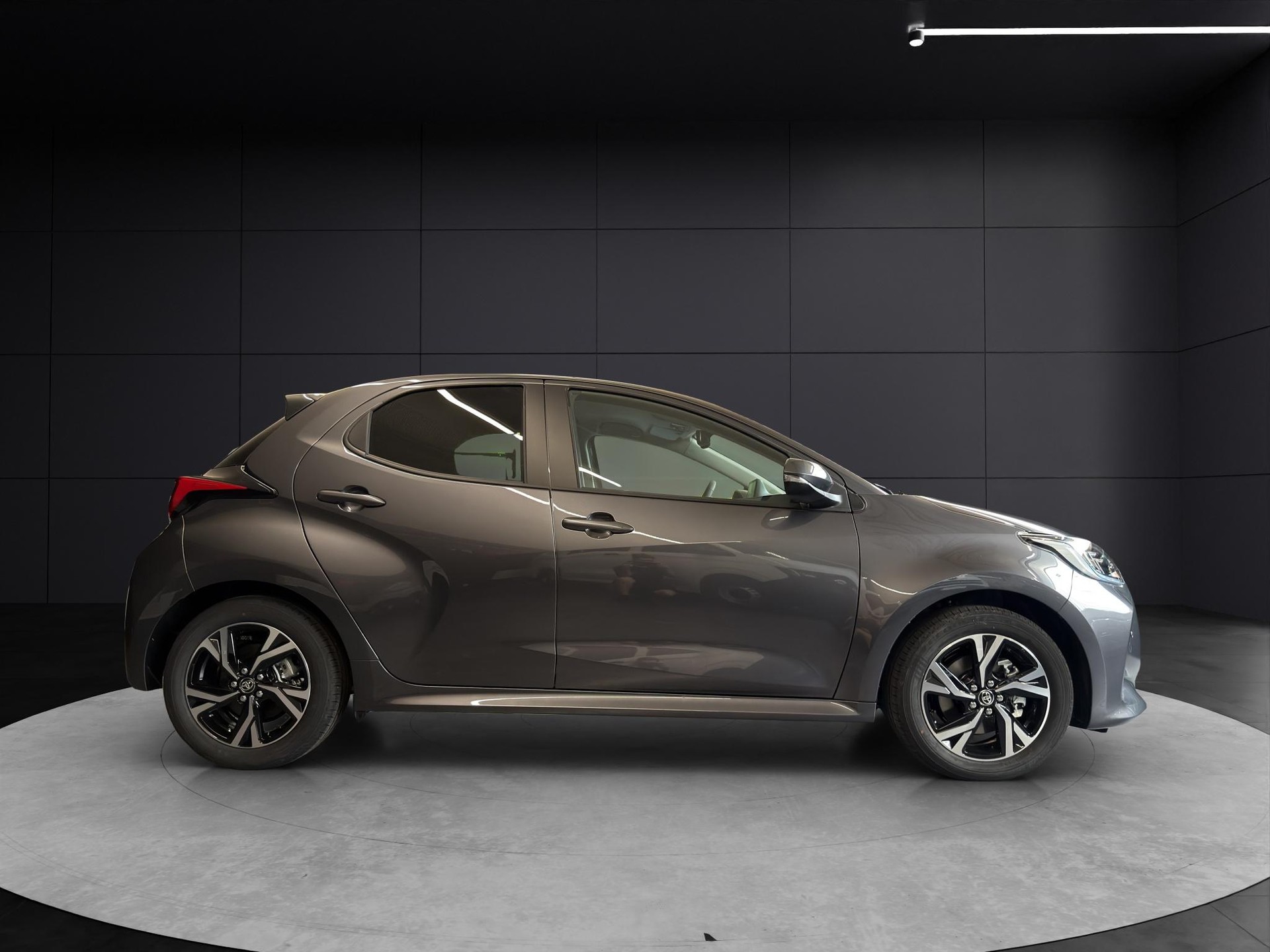 TOYOTA Yaris 1.5 VVT-i HSD Trend-image-5