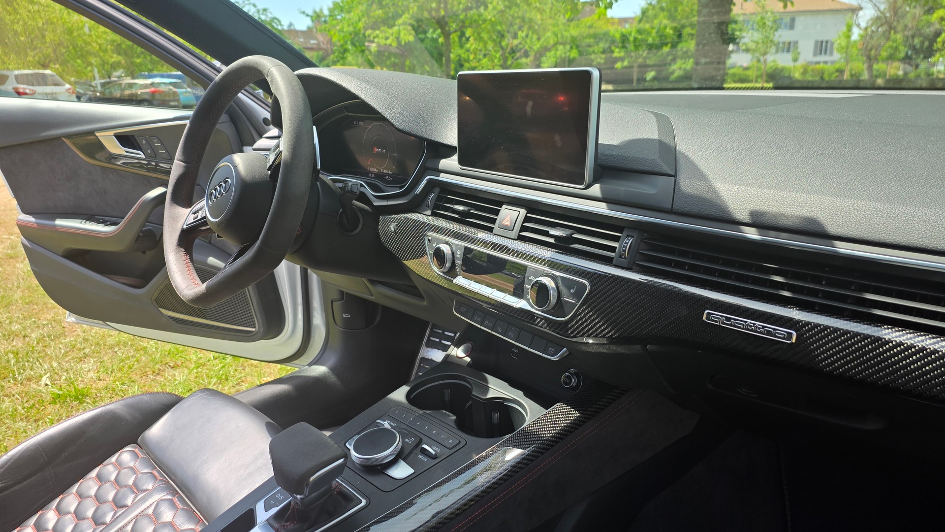 AUDI RS4 2.9 V6 TFSI quattro T-Tronic-image-10