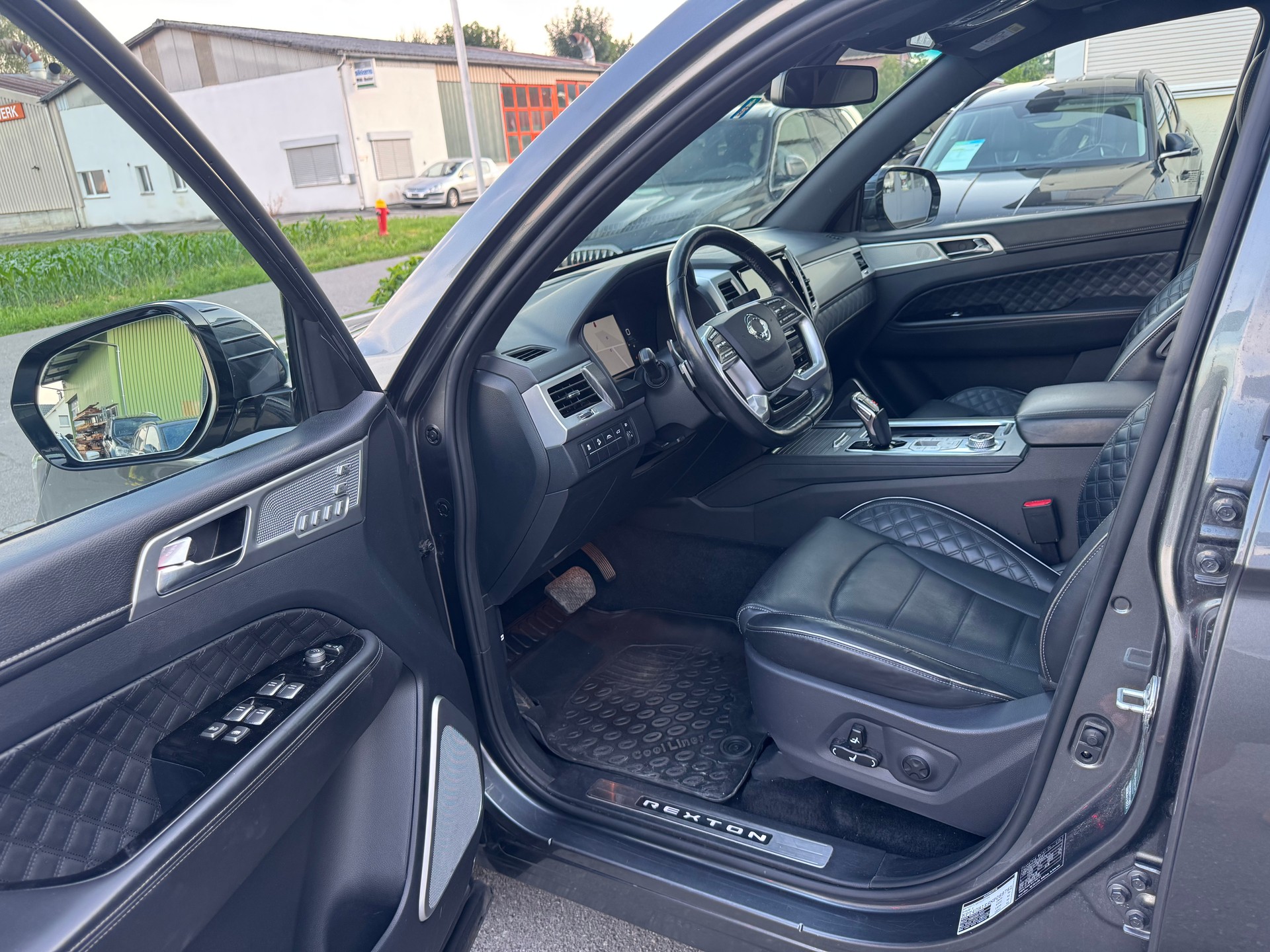 KGM-SsangYong Rexton 2.2 CRDi Sapphire 4WD AT-image-12