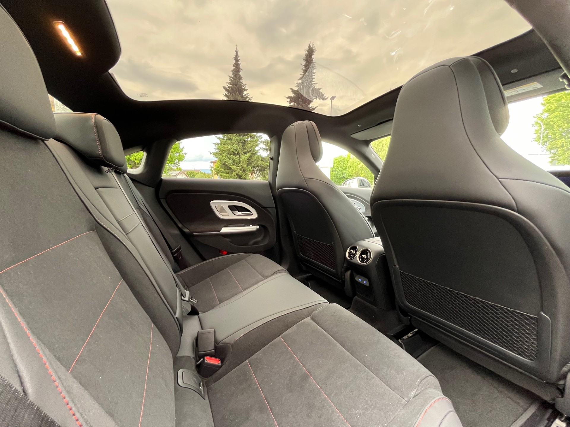 MERCEDES-BENZ CLA 220 8G-DCT 4Matic-image-12