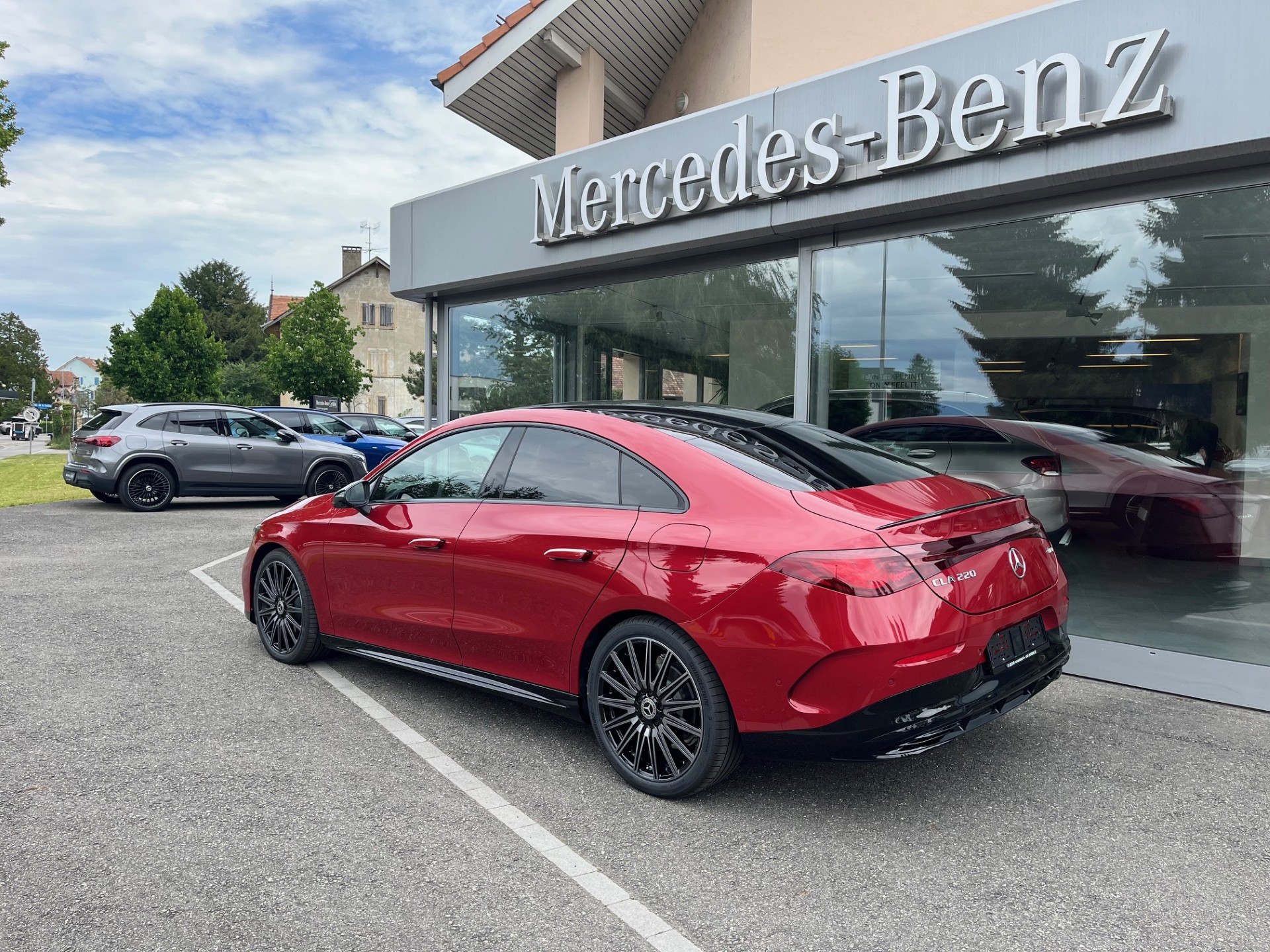 MERCEDES-BENZ CLA 220 8G-DCT 4Matic-image-3