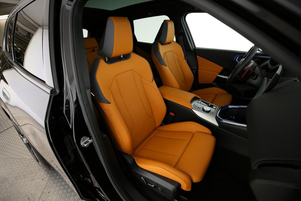 BMW X3 M50i-image-5