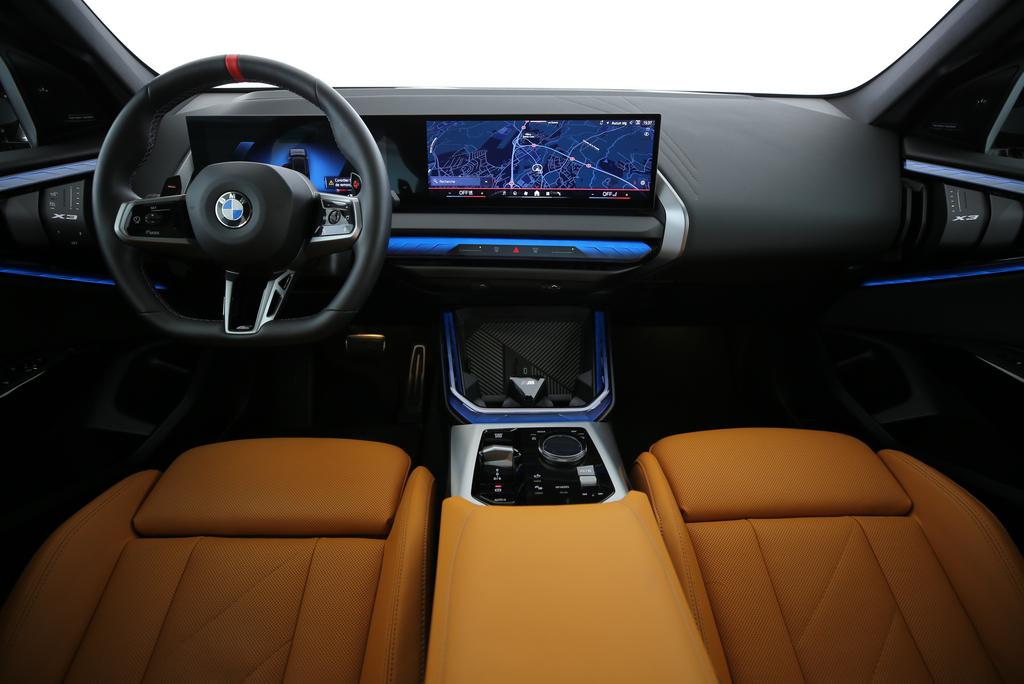BMW X3 M50i-image-4
