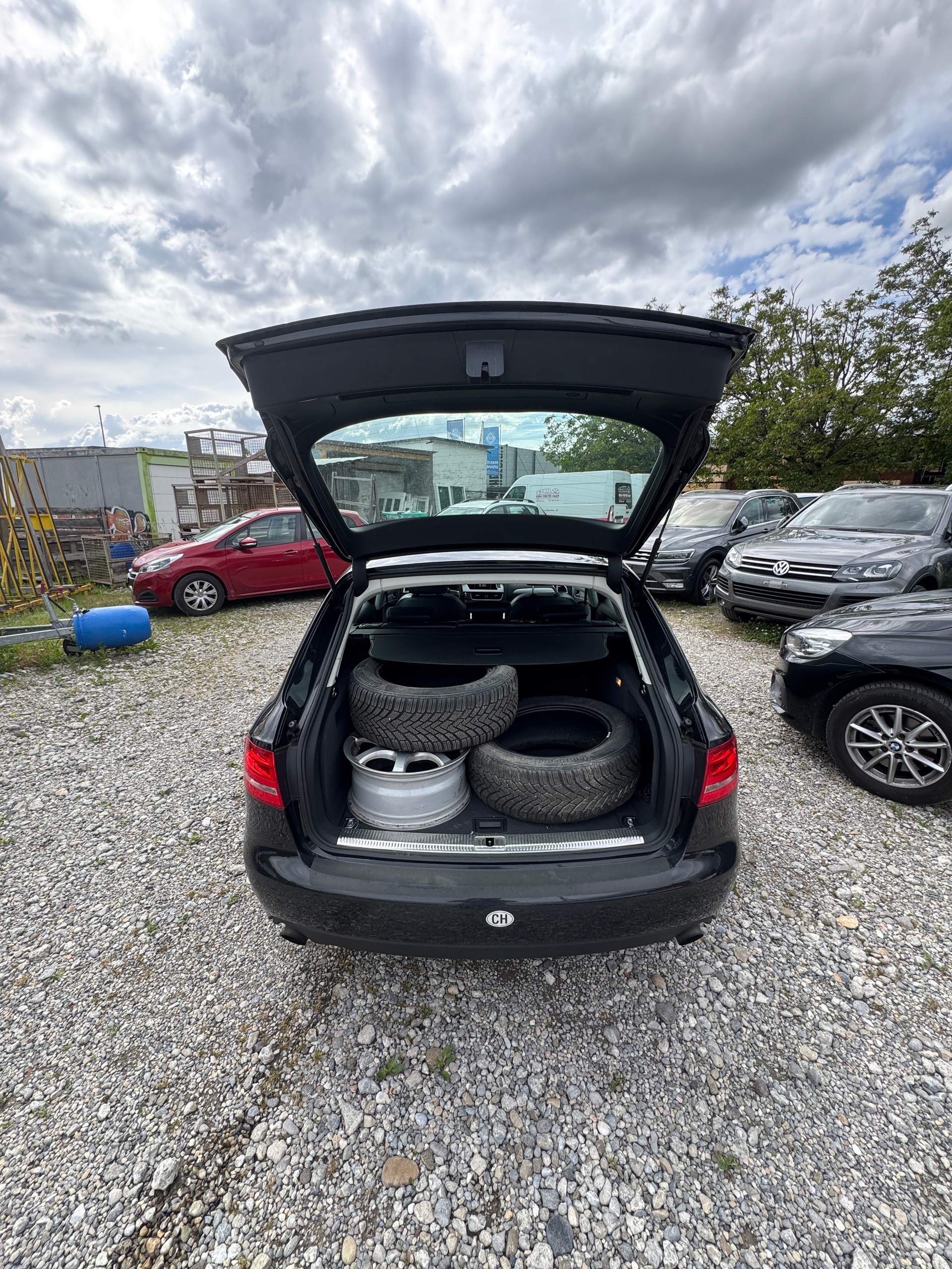 AUDI A4 Avant 2.0 TFSI multitronic-image-8