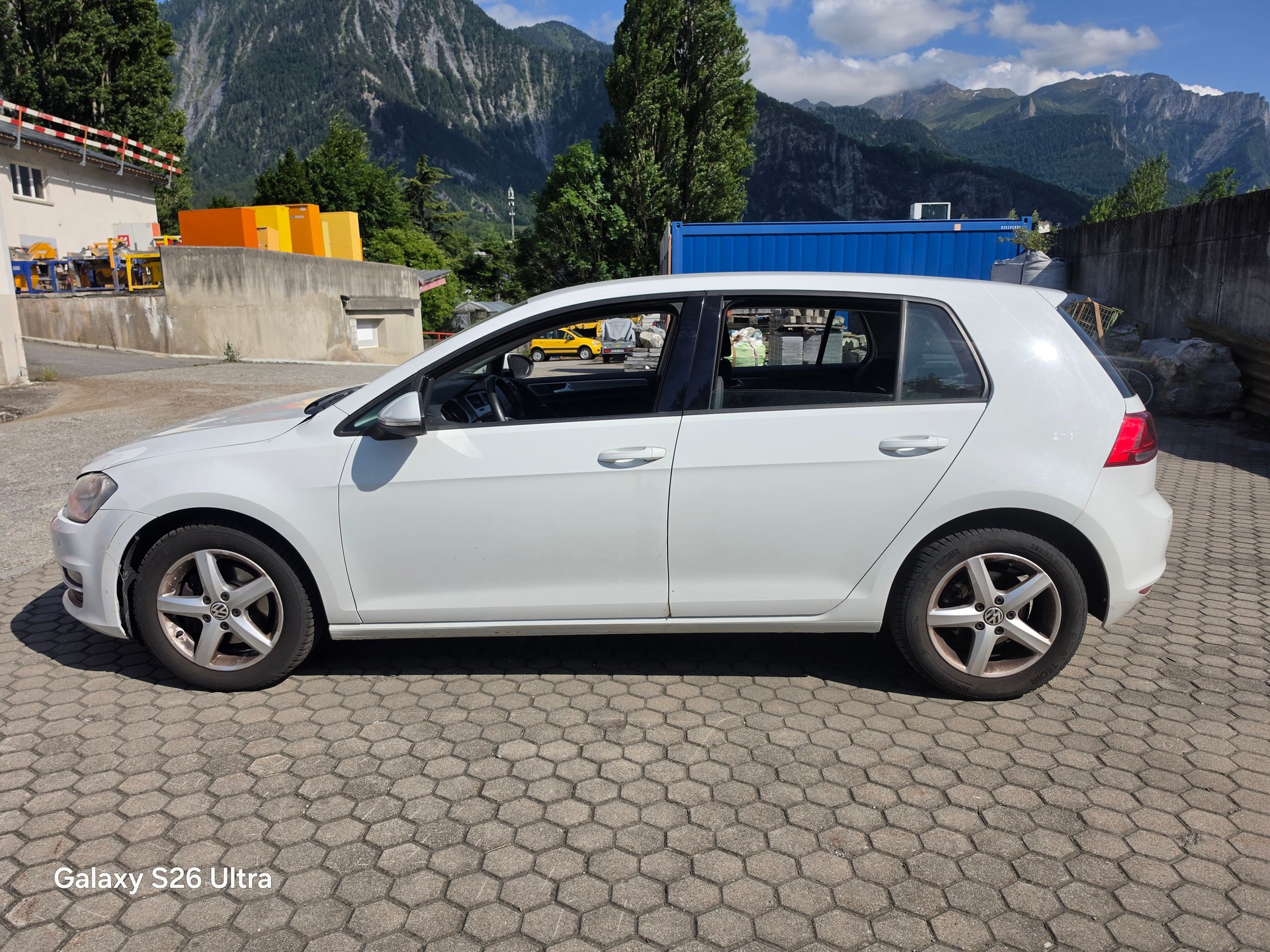 VW Golf 2.0 TDI Comfortline 4Motion-image-2