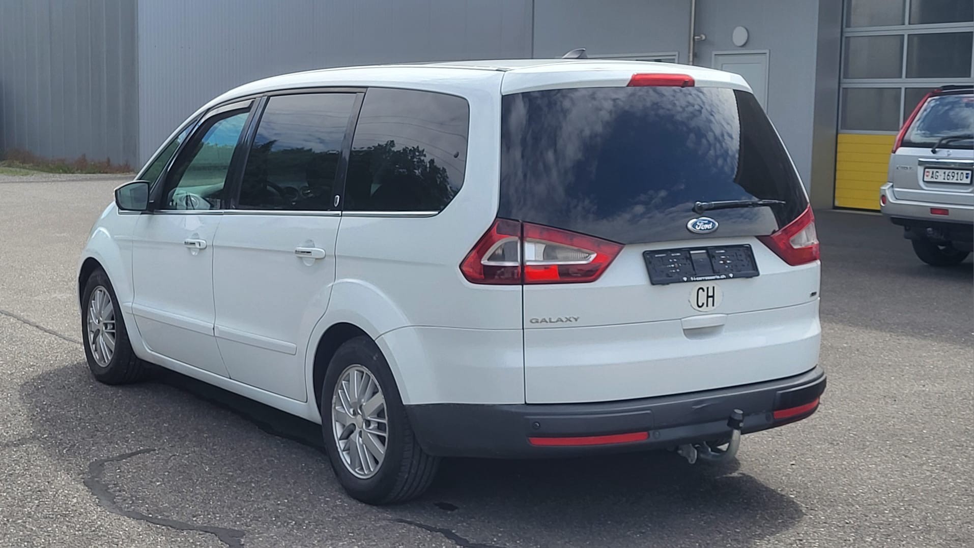 FORD Galaxy 2.0 TDCi Ghia-image-3