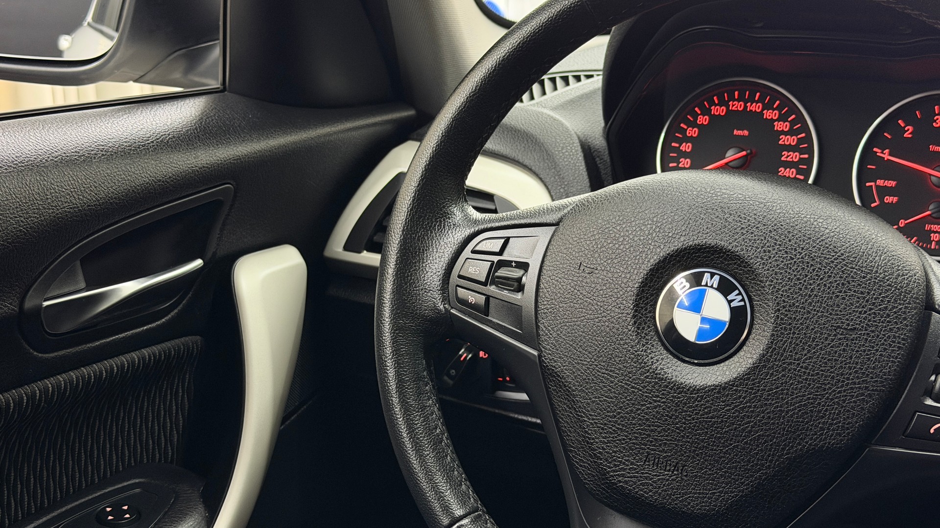 BMW 116i Business-image-13