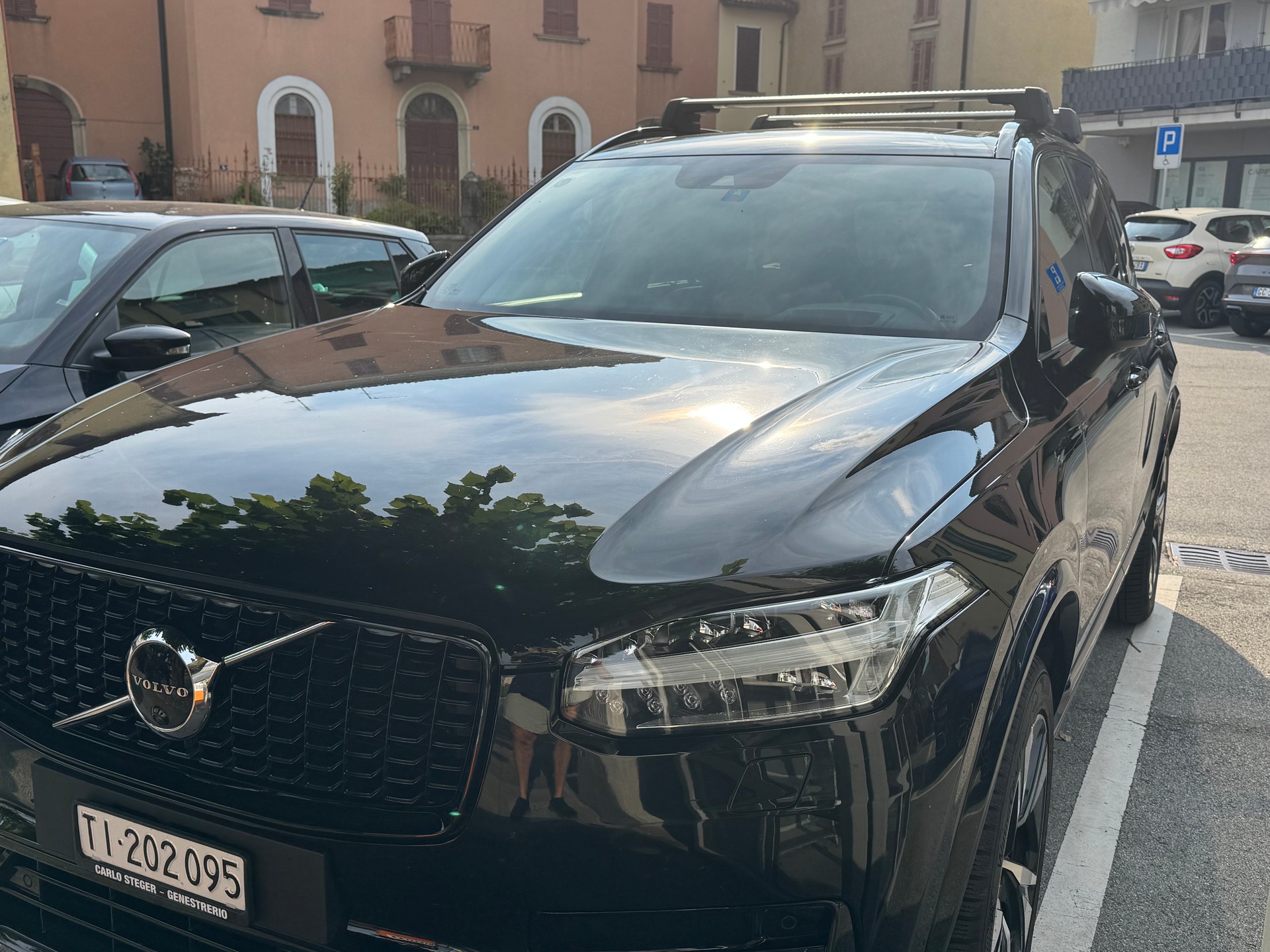 VOLVO 2.0 B5 MH R-Design 7P. AWD-image-0