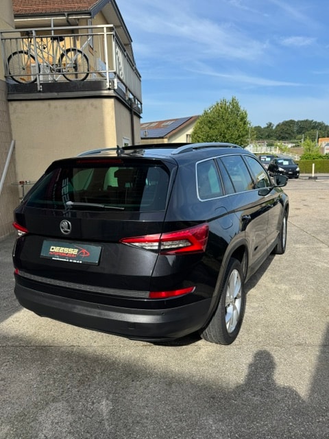 SKODA Kodiaq 2.0 TSI Style DSG 4x4 7 places-image-4