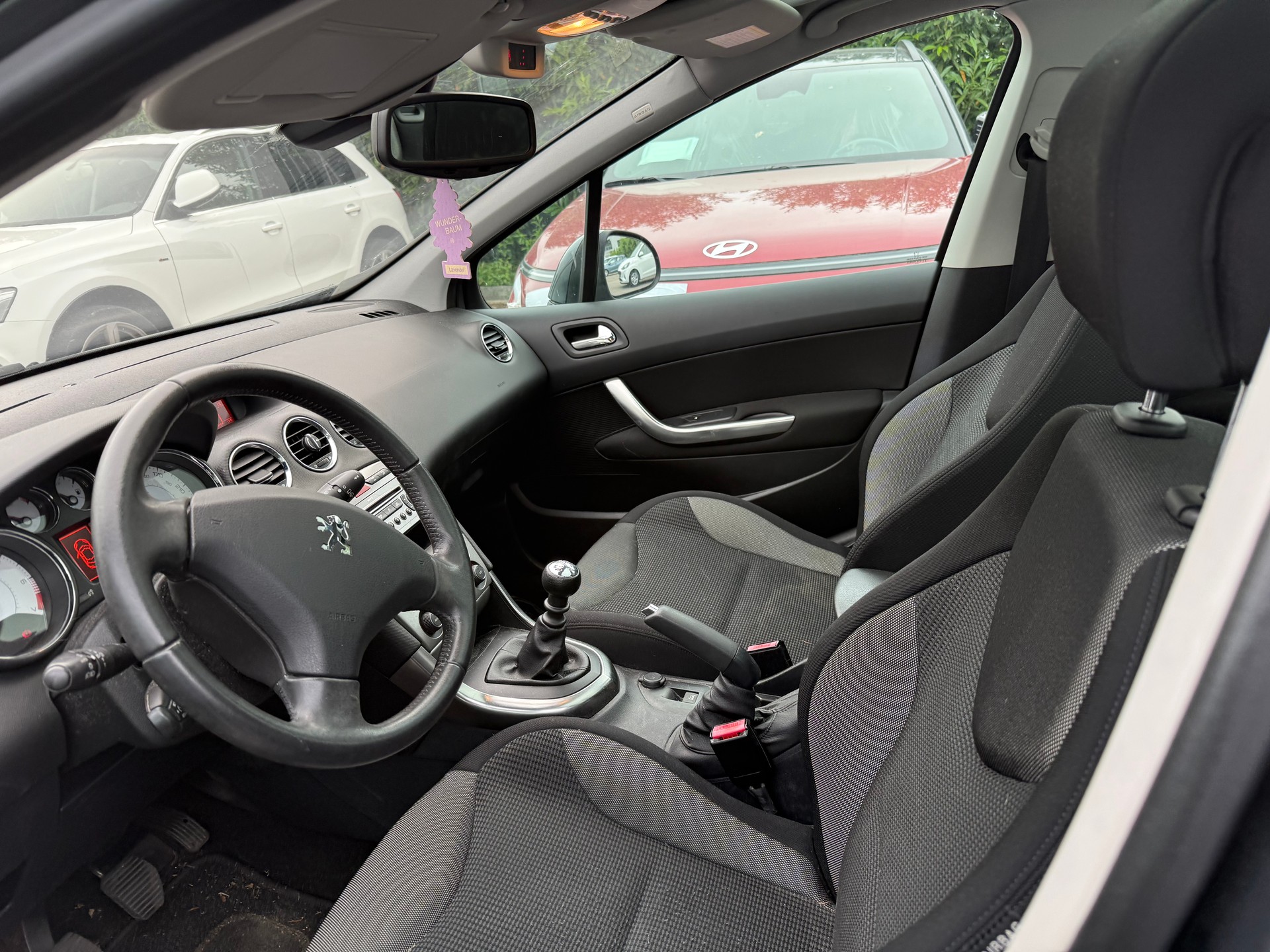 PEUGEOT 308 1.6 16V T Sport Pack-image-9
