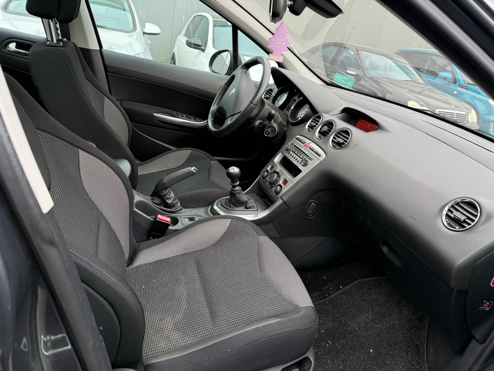 PEUGEOT 308 1.6 16V T Sport Pack-image-8